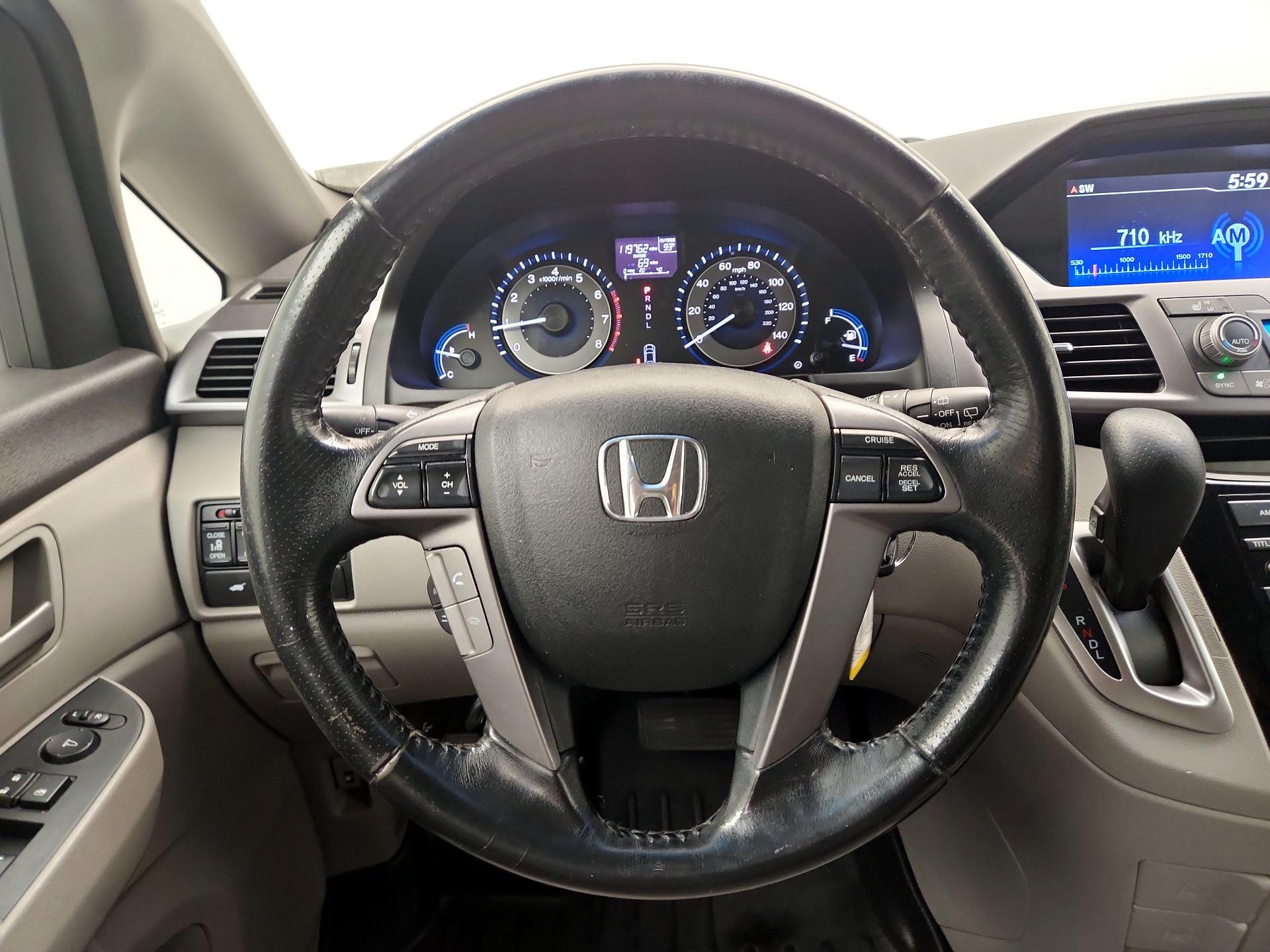 Thumbnail: 2013 Honda Odyssey - 10