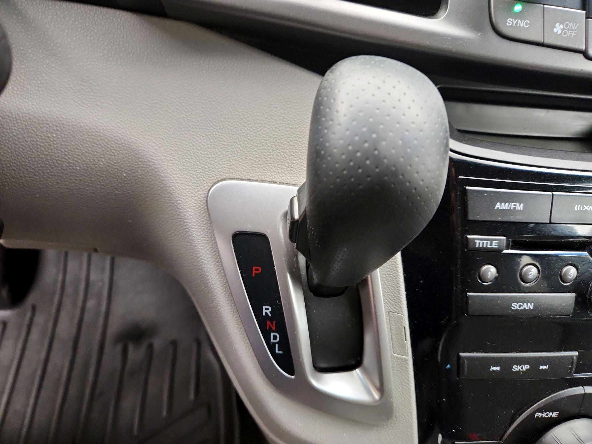 Thumbnail: 2013 Honda Odyssey - 17