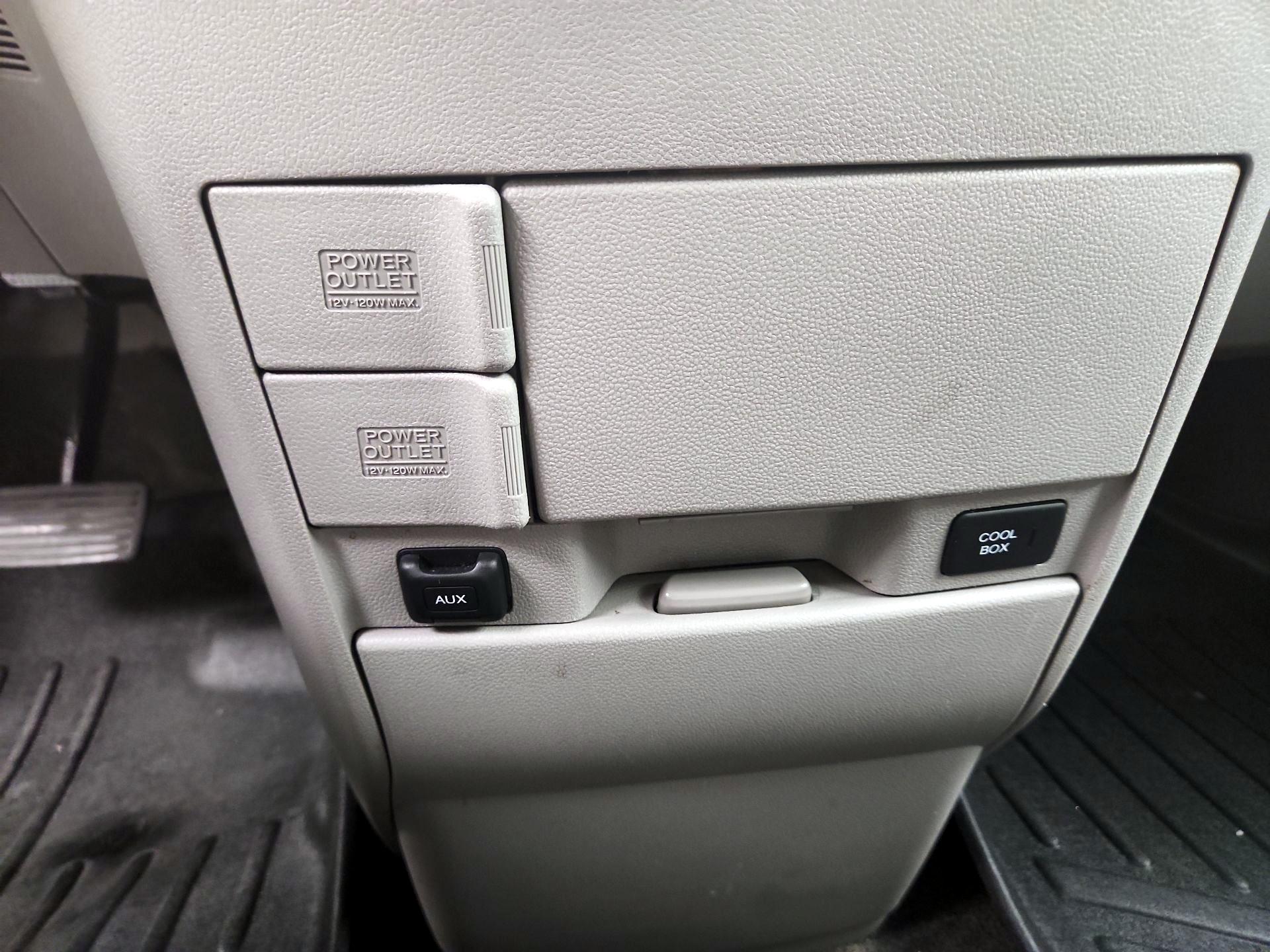 Thumbnail: 2013 Honda Odyssey - 18