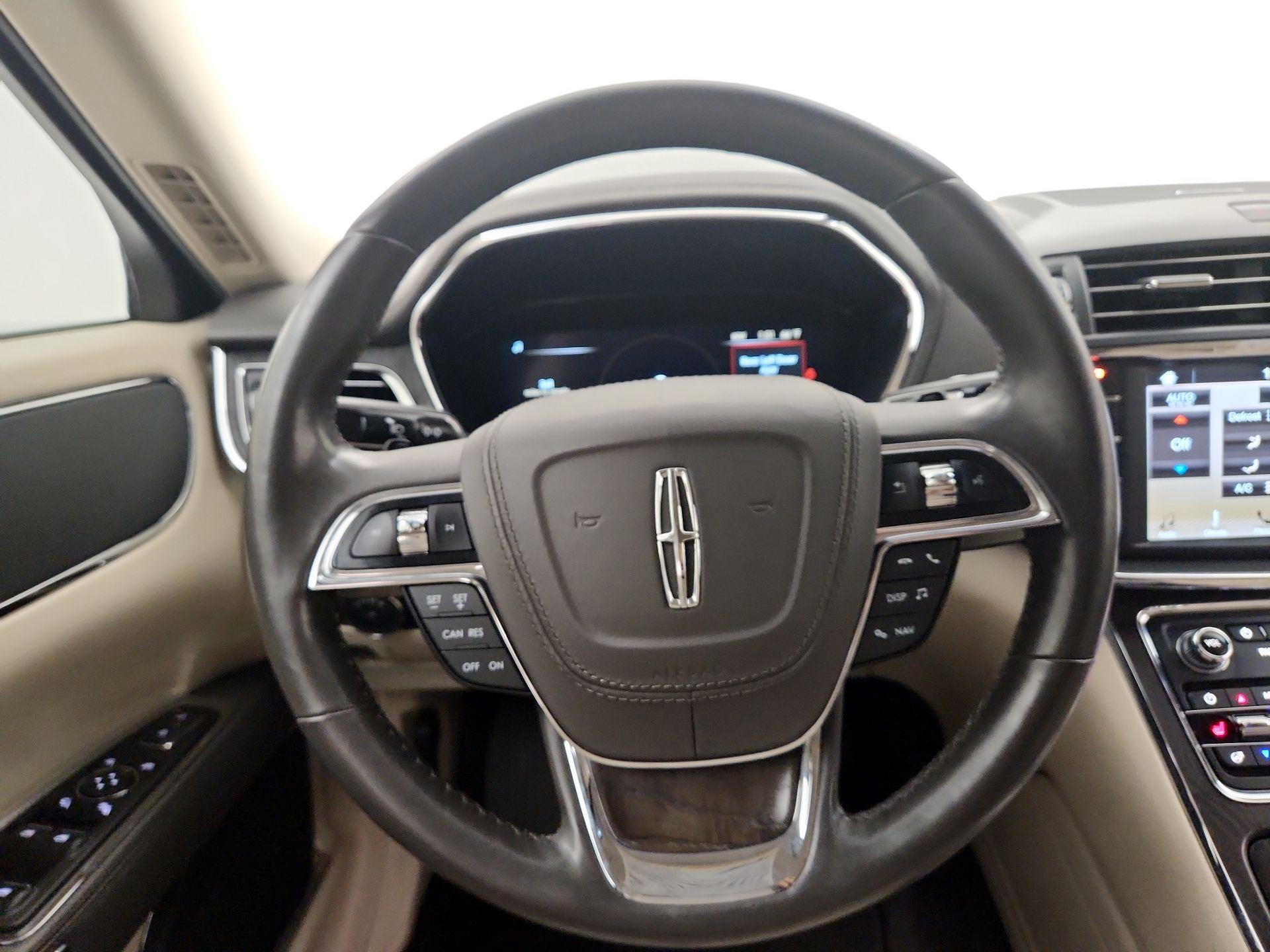 Thumbnail: 2017 Lincoln Continental - 10