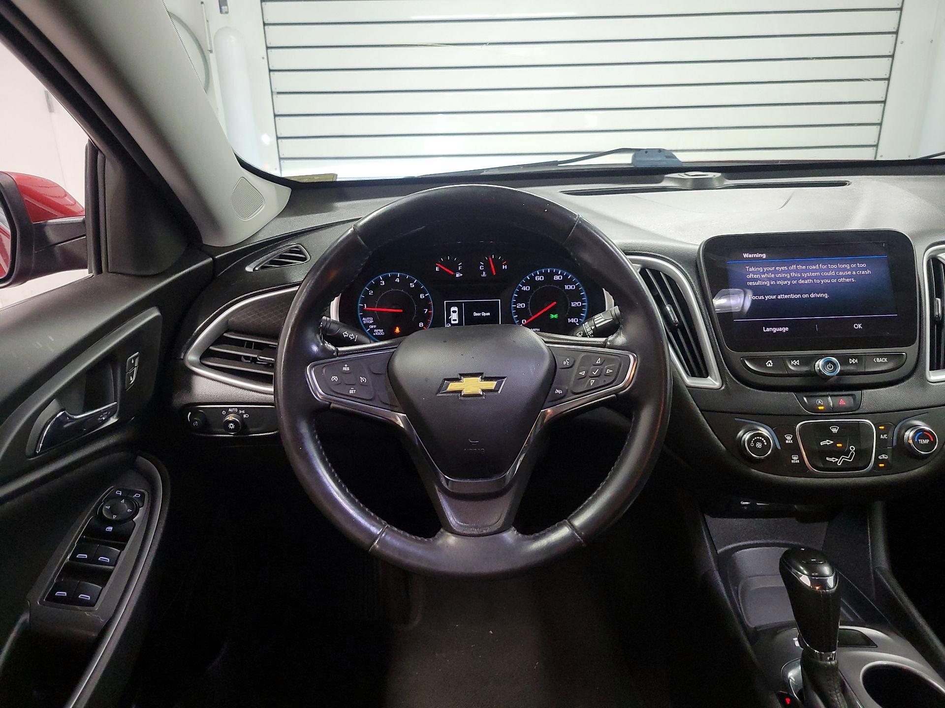 Thumbnail: 2020 Chevrolet Malibu - 10