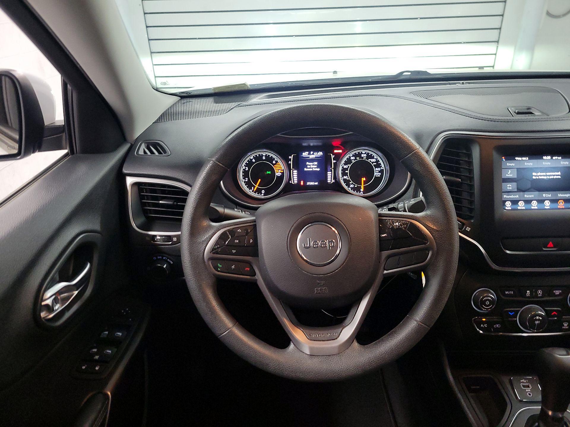 Thumbnail: 2020 Jeep Cherokee - 10