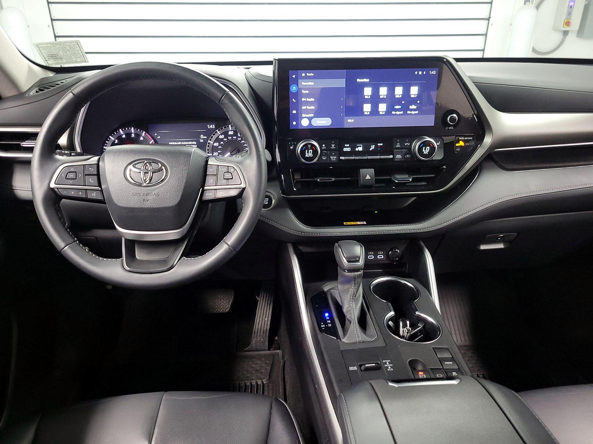 Thumbnail: 2024 Toyota Highlander - 9