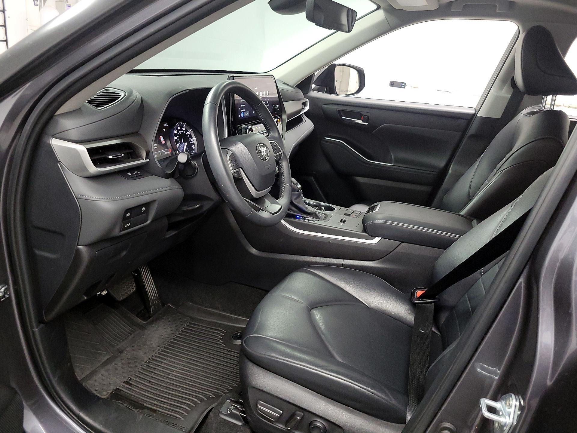 Thumbnail: 2024 Toyota Highlander - 11