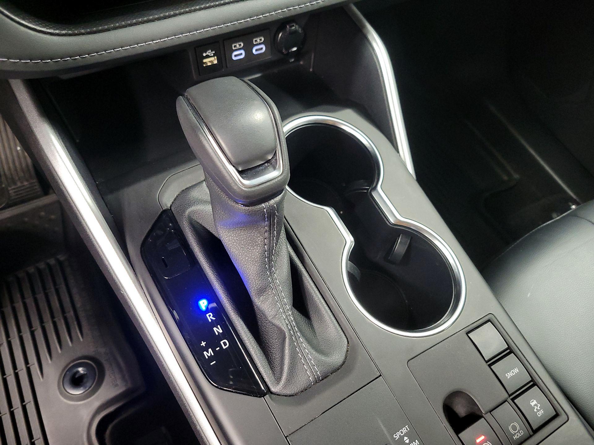 Thumbnail: 2024 Toyota Highlander - 17