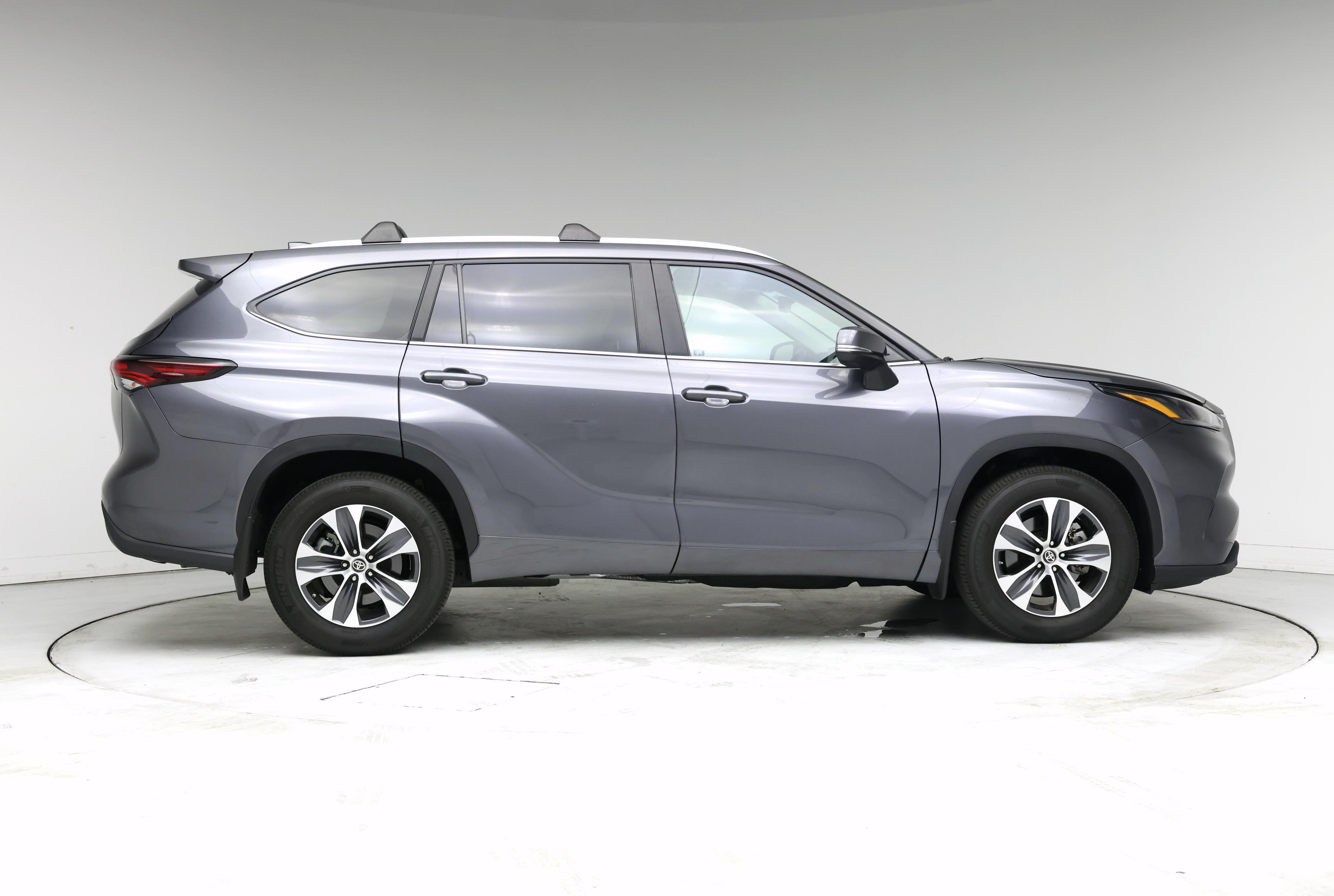 Thumbnail: 2024 Toyota Highlander - 7