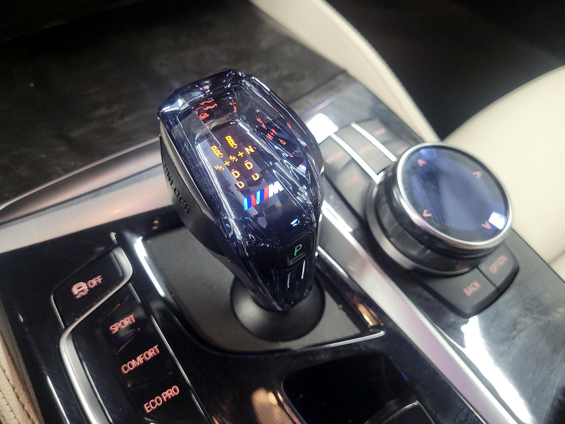 Thumbnail: 2021 BMW 5 Series - 18