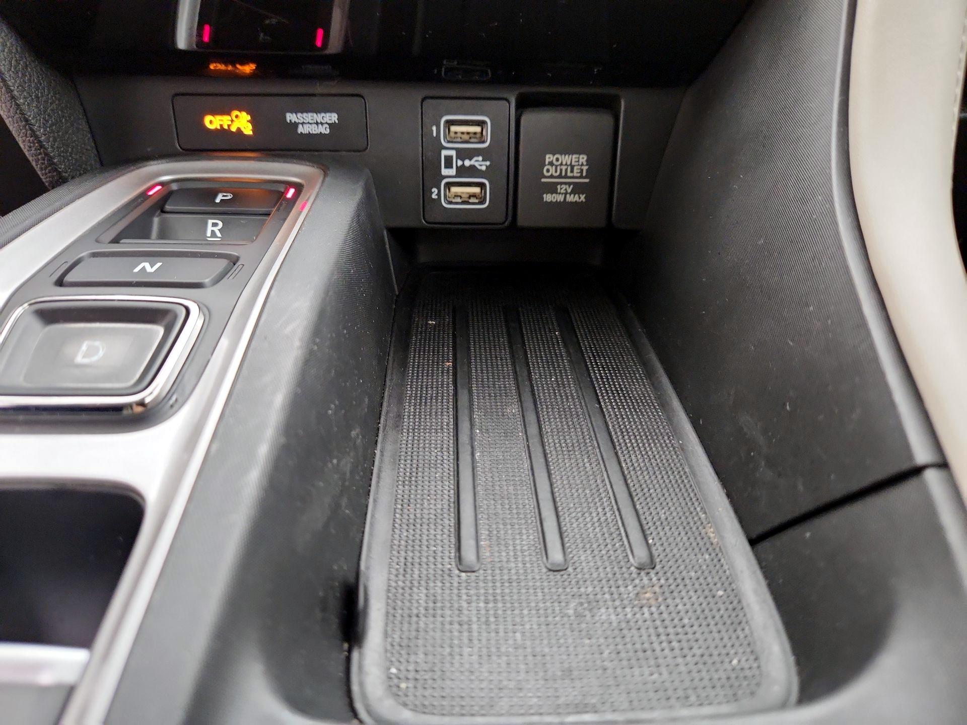 Thumbnail: 2019 Honda Insight - 18