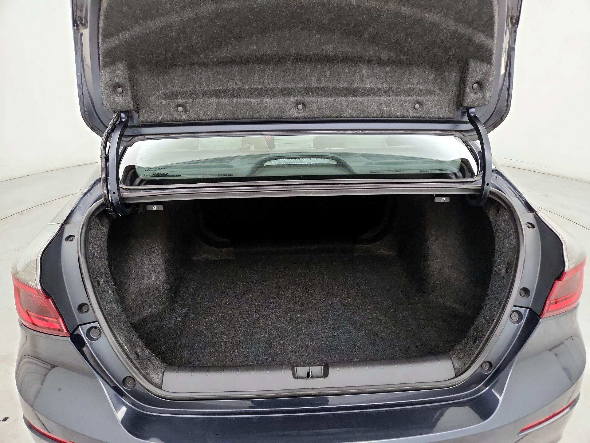 Thumbnail: 2019 Honda Insight - 20