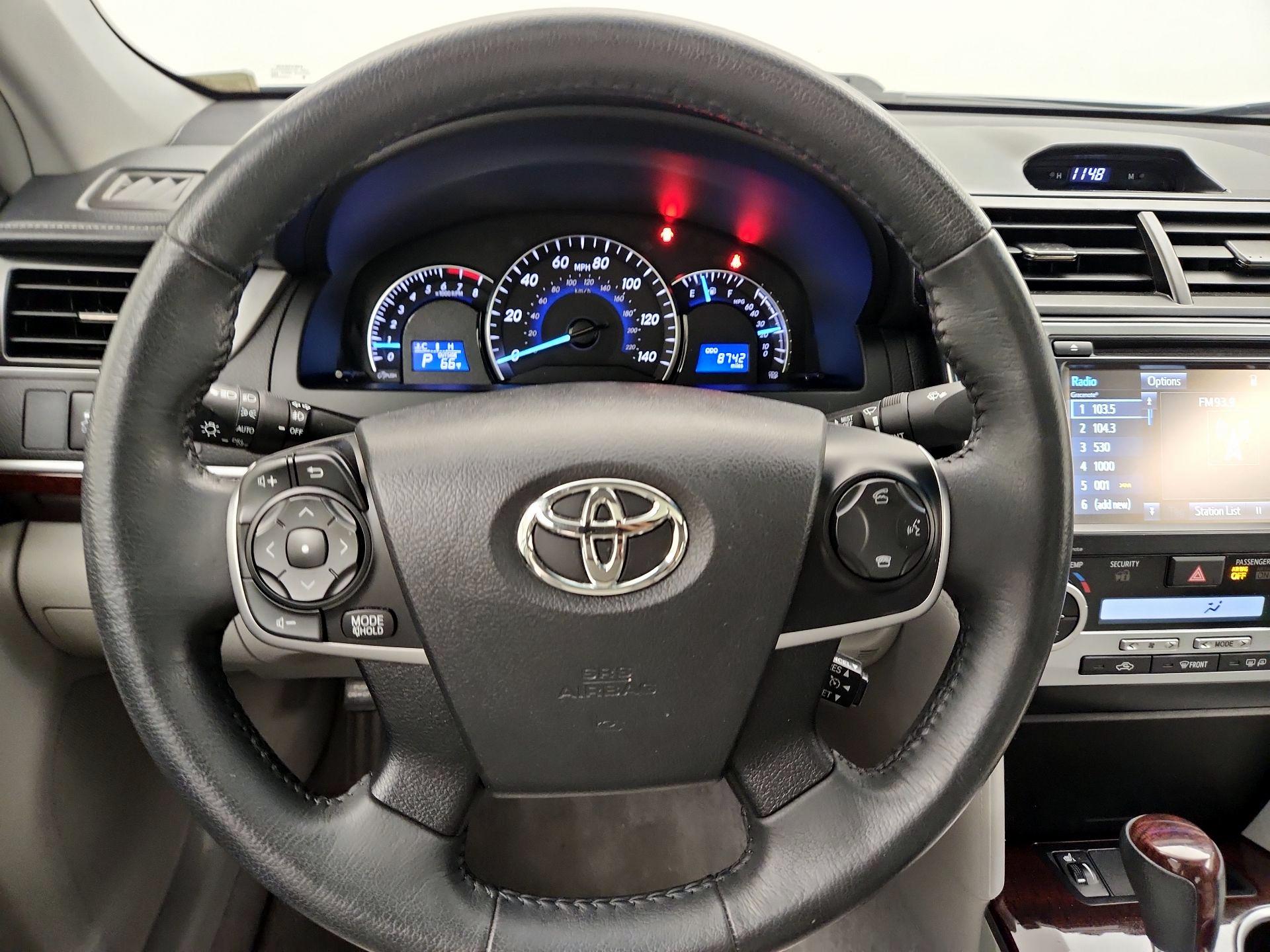 Thumbnail: 2014 Toyota Camry - 10