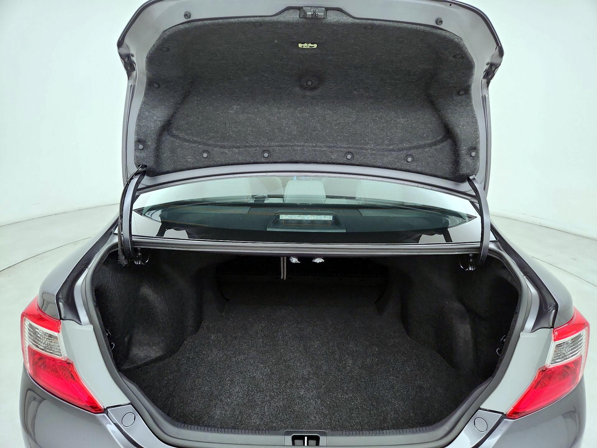 Thumbnail: 2014 Toyota Camry - 20
