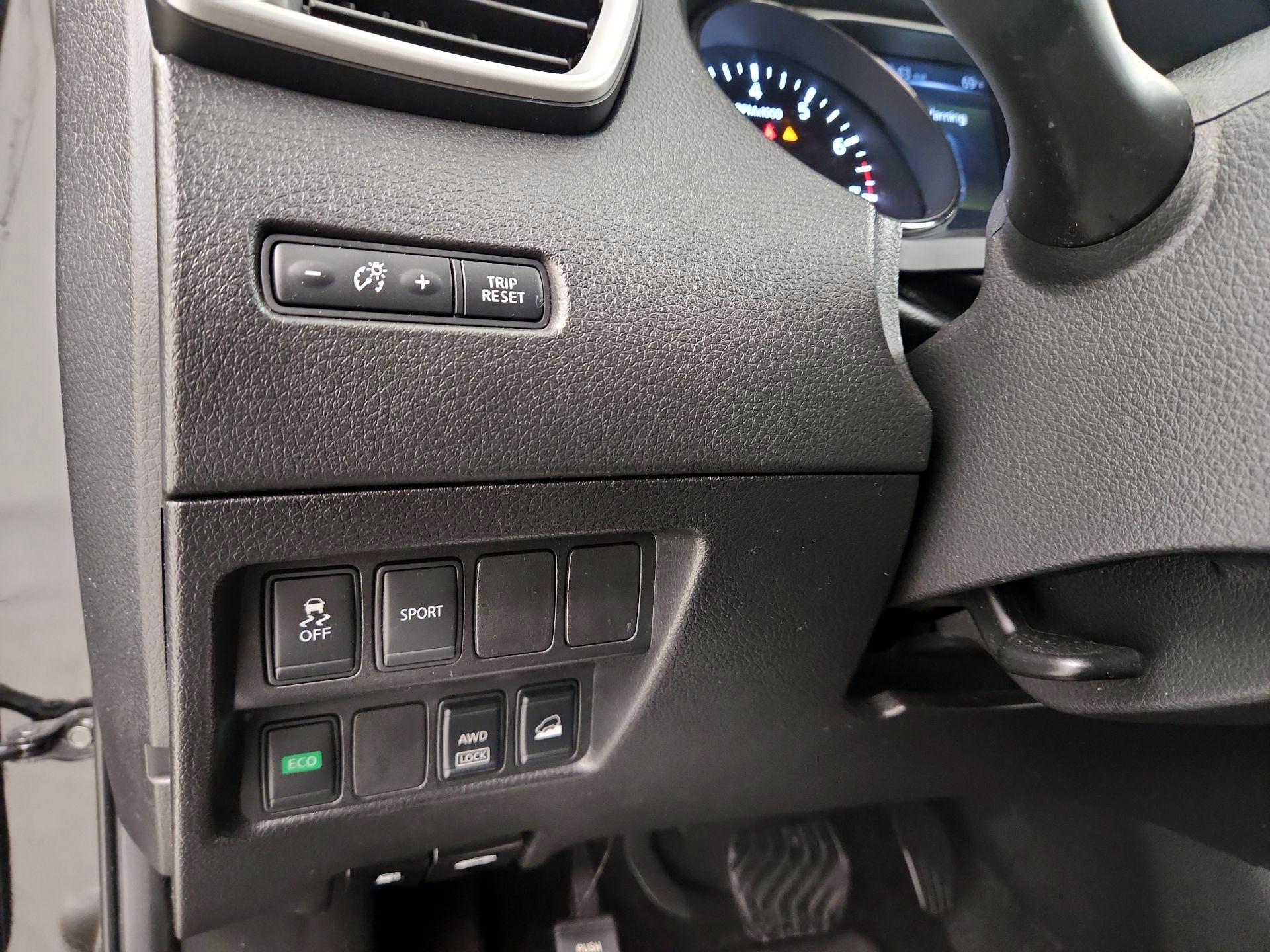 Thumbnail: 2016 Nissan Rogue - 11