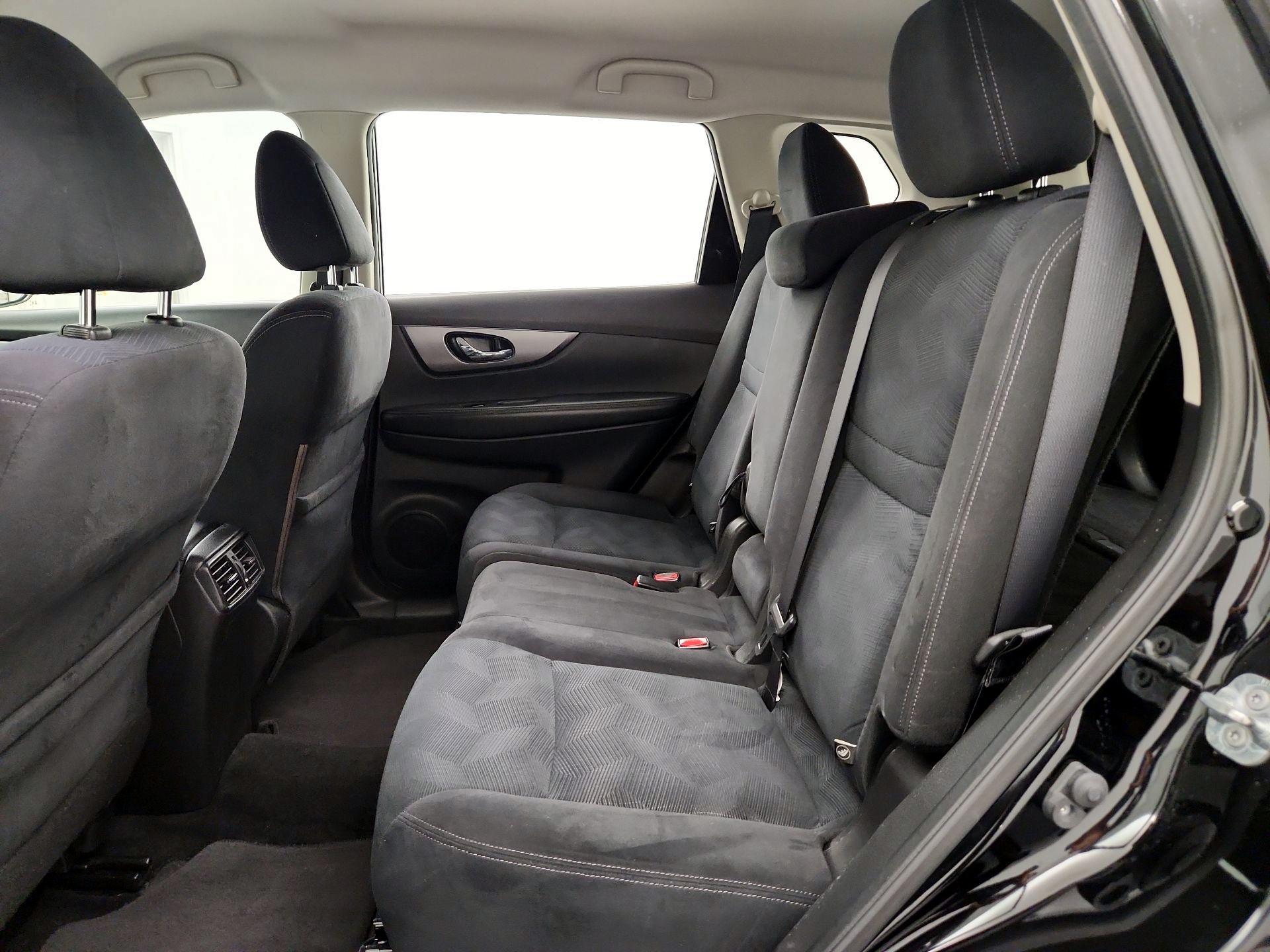 Thumbnail: 2016 Nissan Rogue - 17