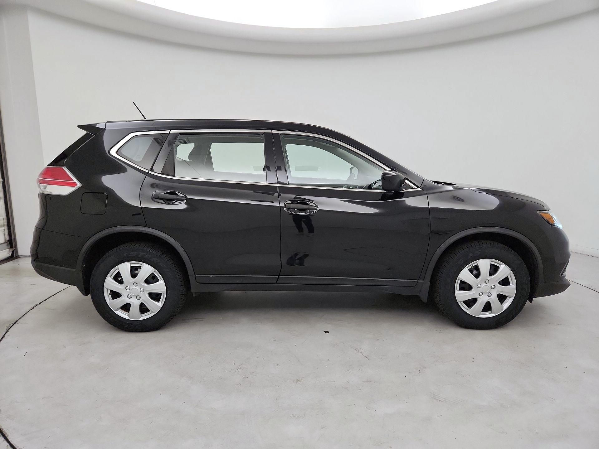 Thumbnail: 2016 Nissan Rogue - 4