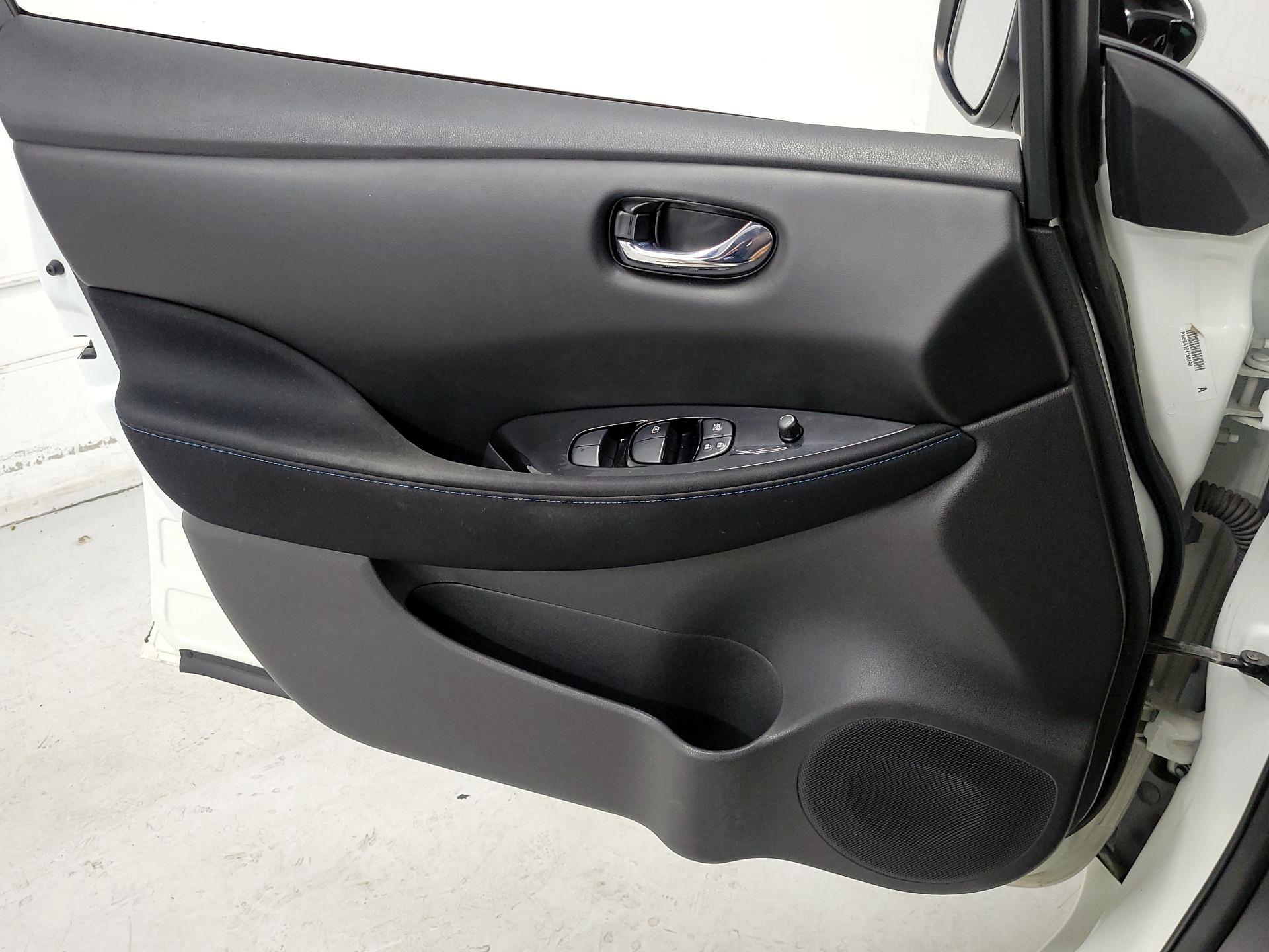Thumbnail: 2019 Nissan Leaf - 12