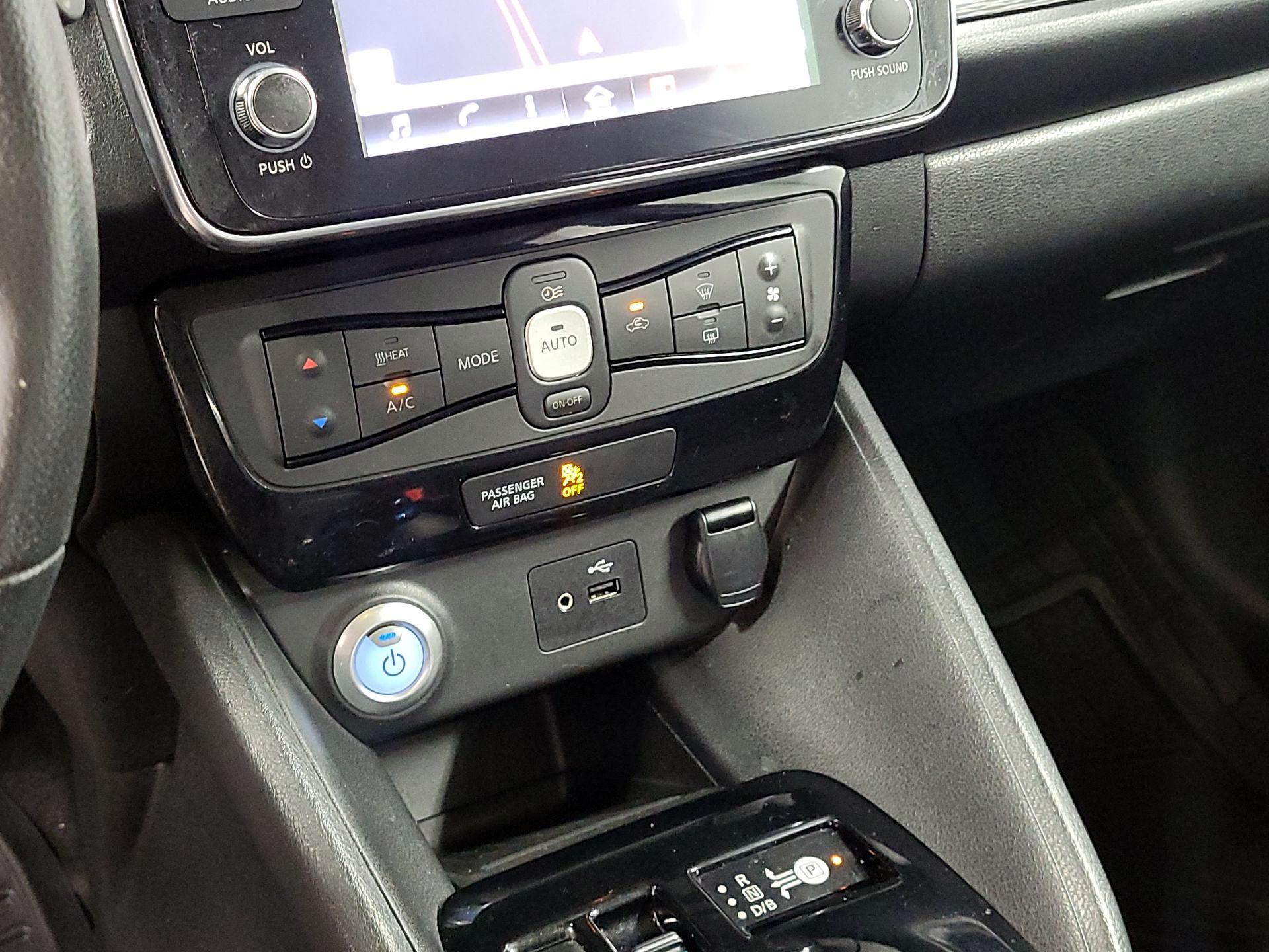 Thumbnail: 2019 Nissan Leaf - 16