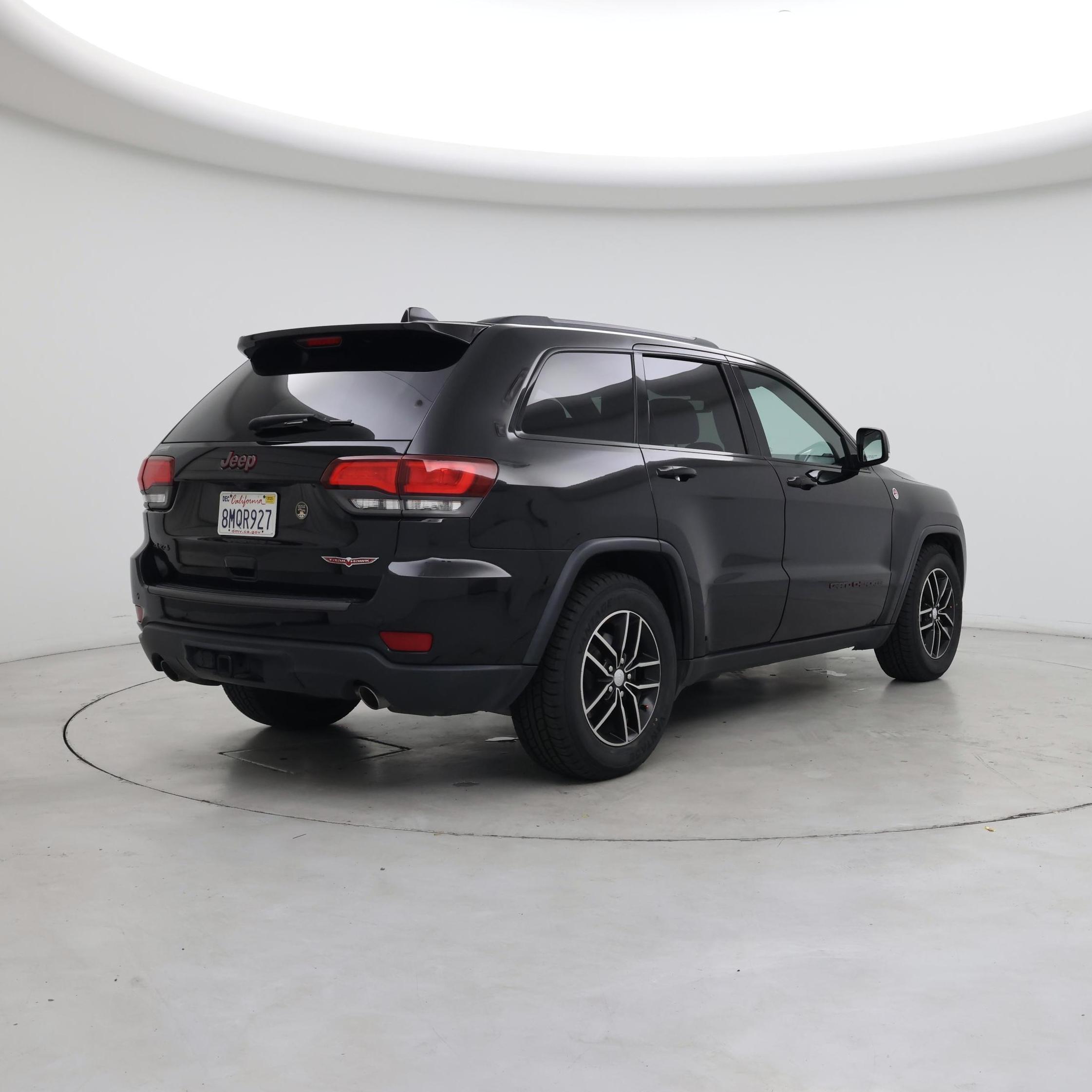 Thumbnail: 2017 Jeep Grand Cherokee - 8