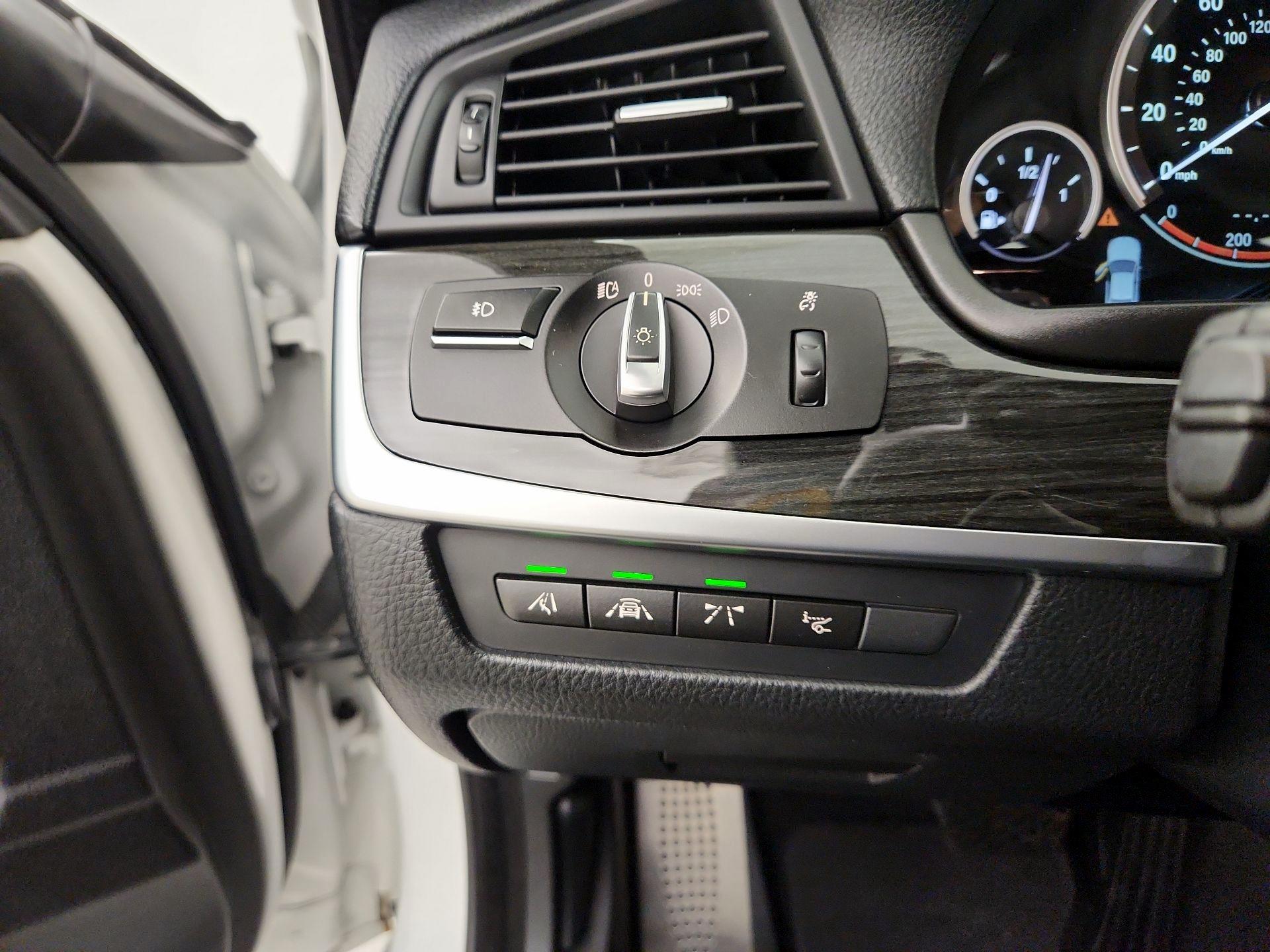 Thumbnail: 2016 BMW 5 Series - 13