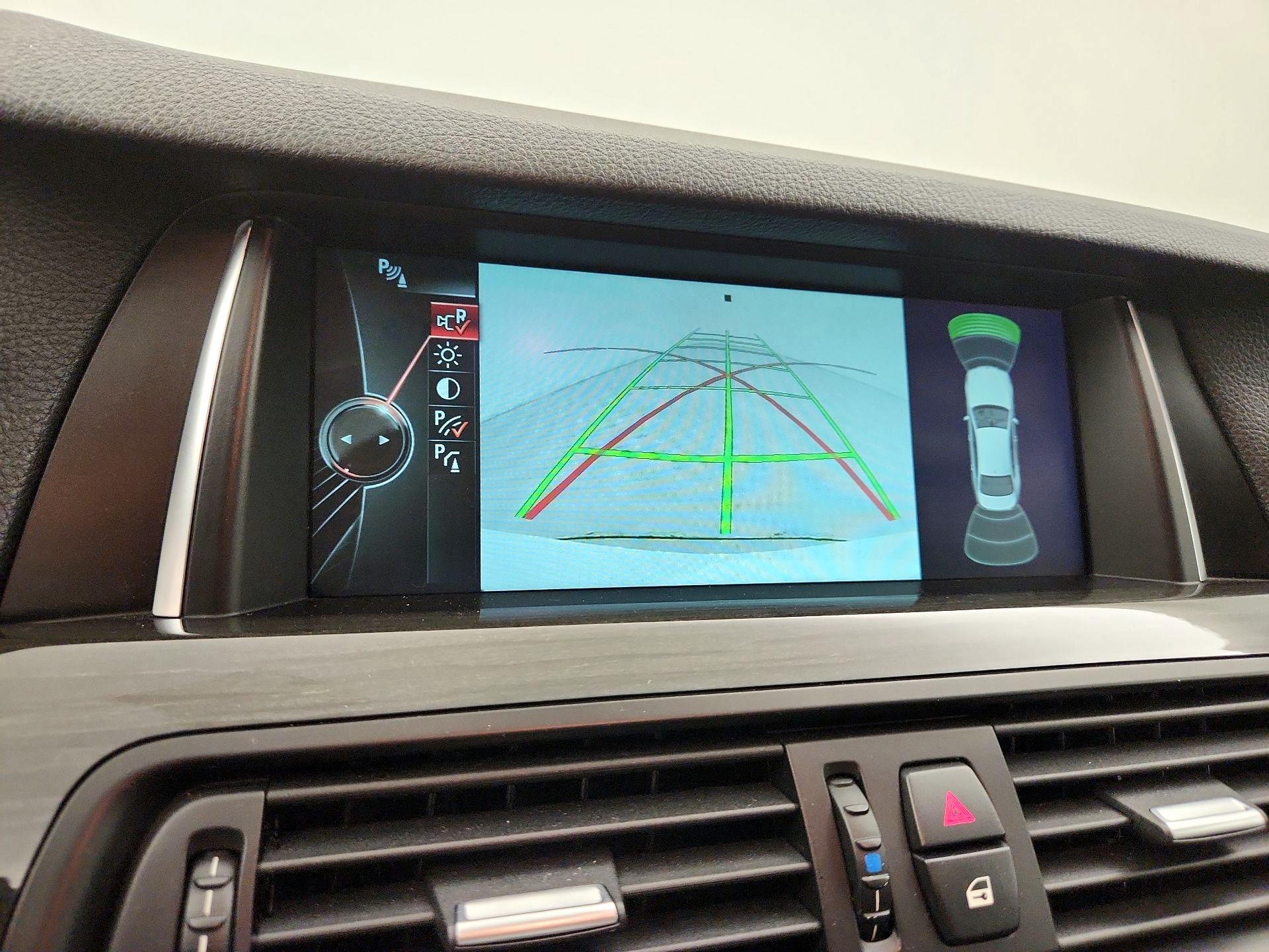Thumbnail: 2016 BMW 5 Series - 15