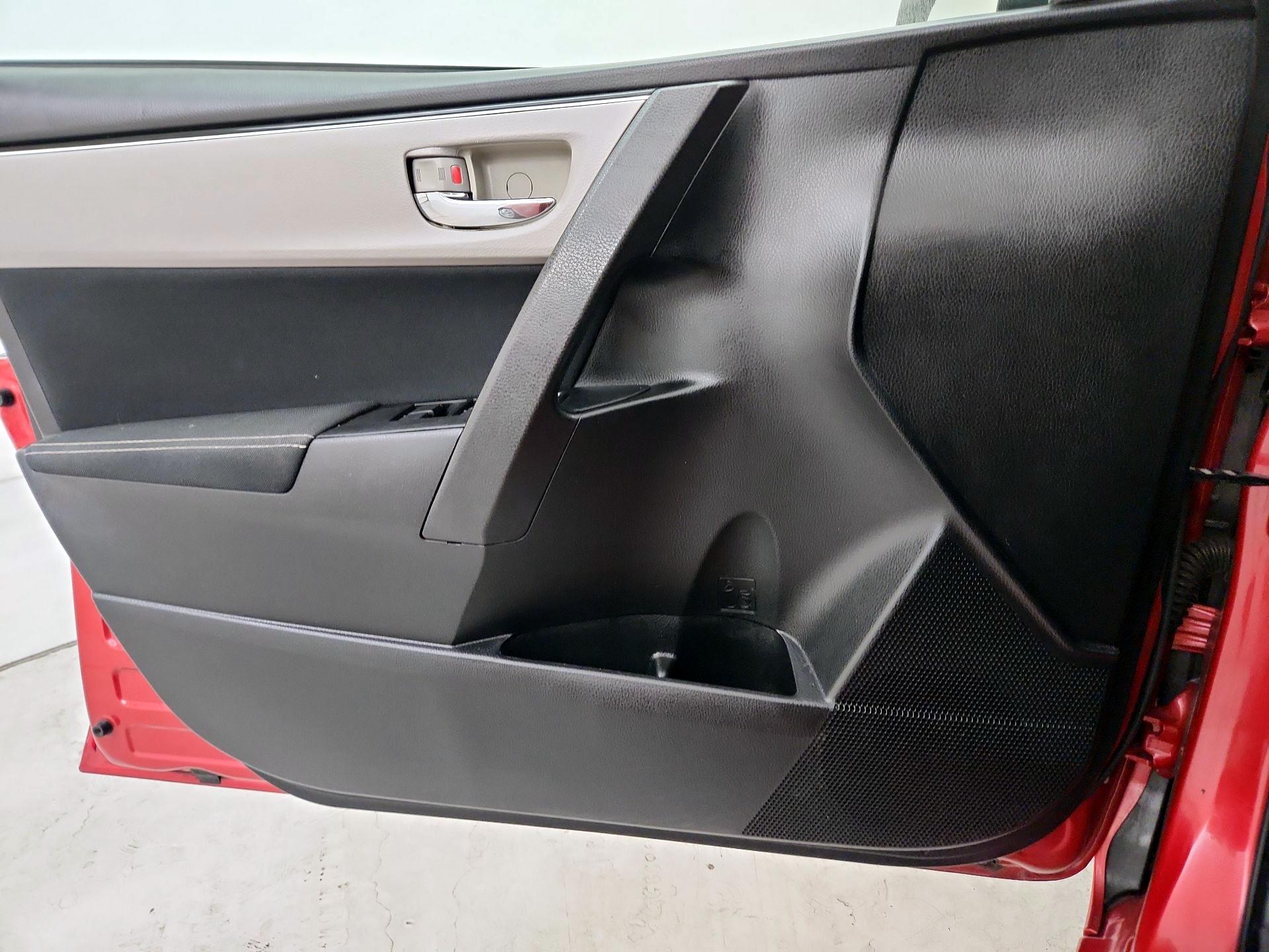 Thumbnail: 2018 Toyota Corolla - 12
