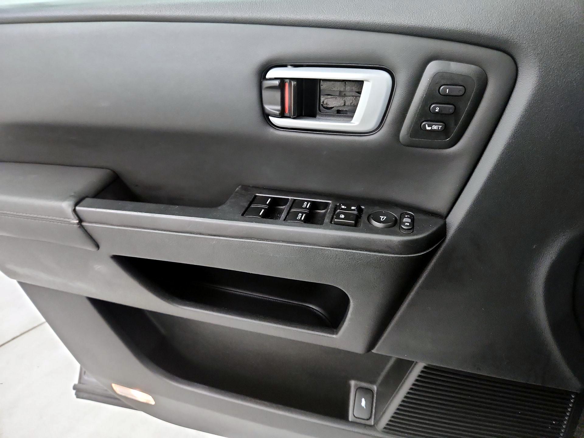 Thumbnail: 2015 Honda Pilot - 12