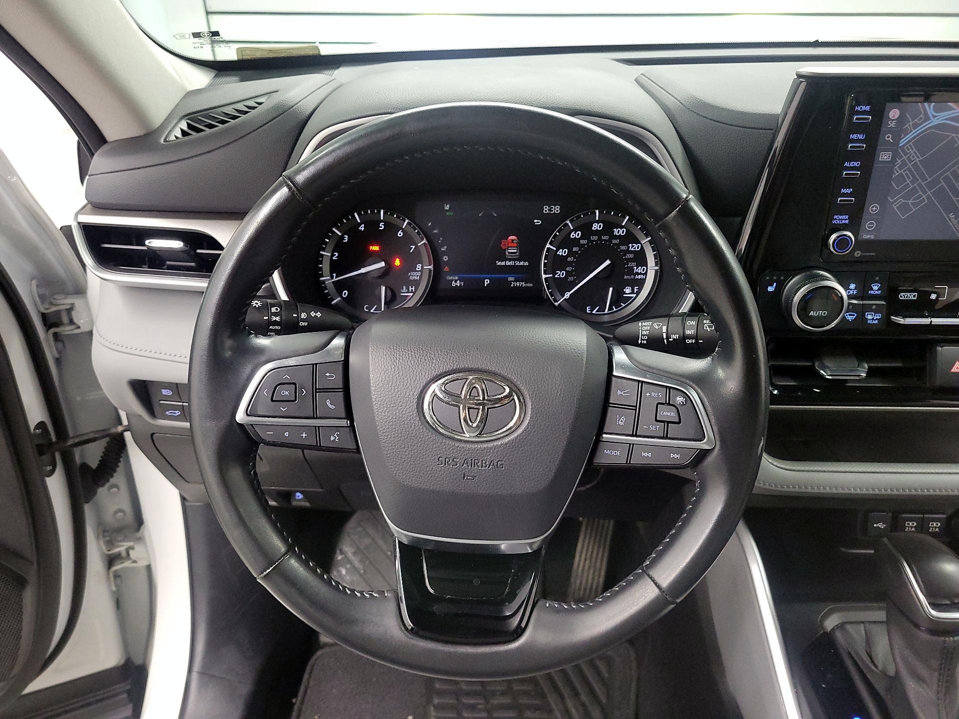 Thumbnail: 2021 Toyota Highlander - 10