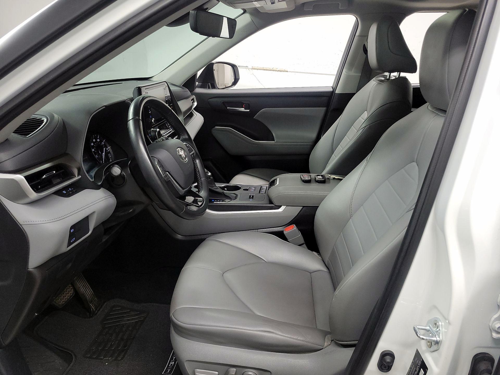 Thumbnail: 2021 Toyota Highlander - 11