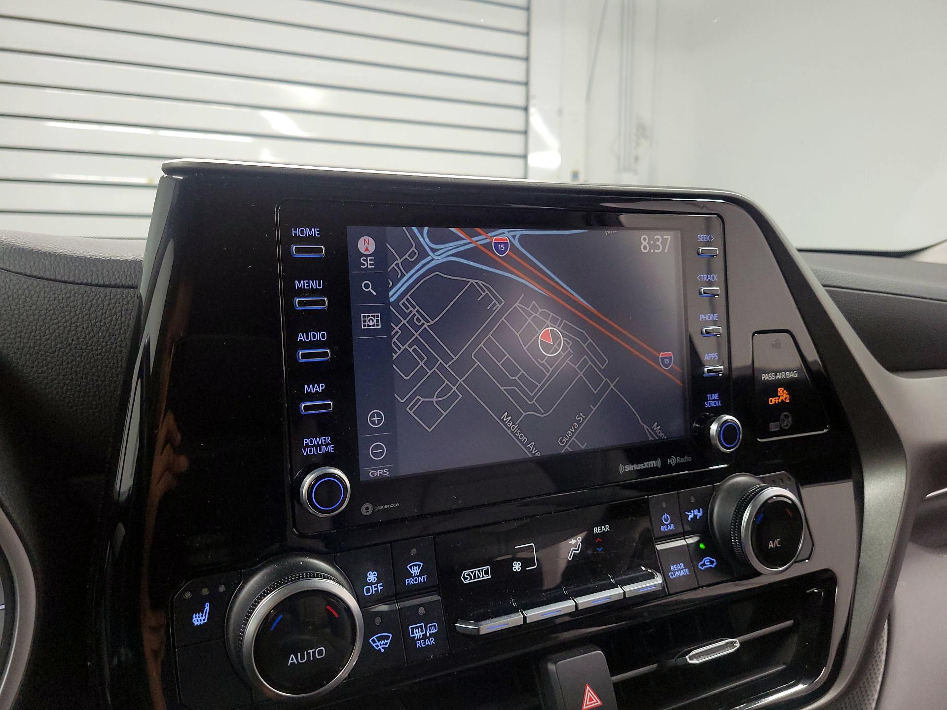 Thumbnail: 2021 Toyota Highlander - 14
