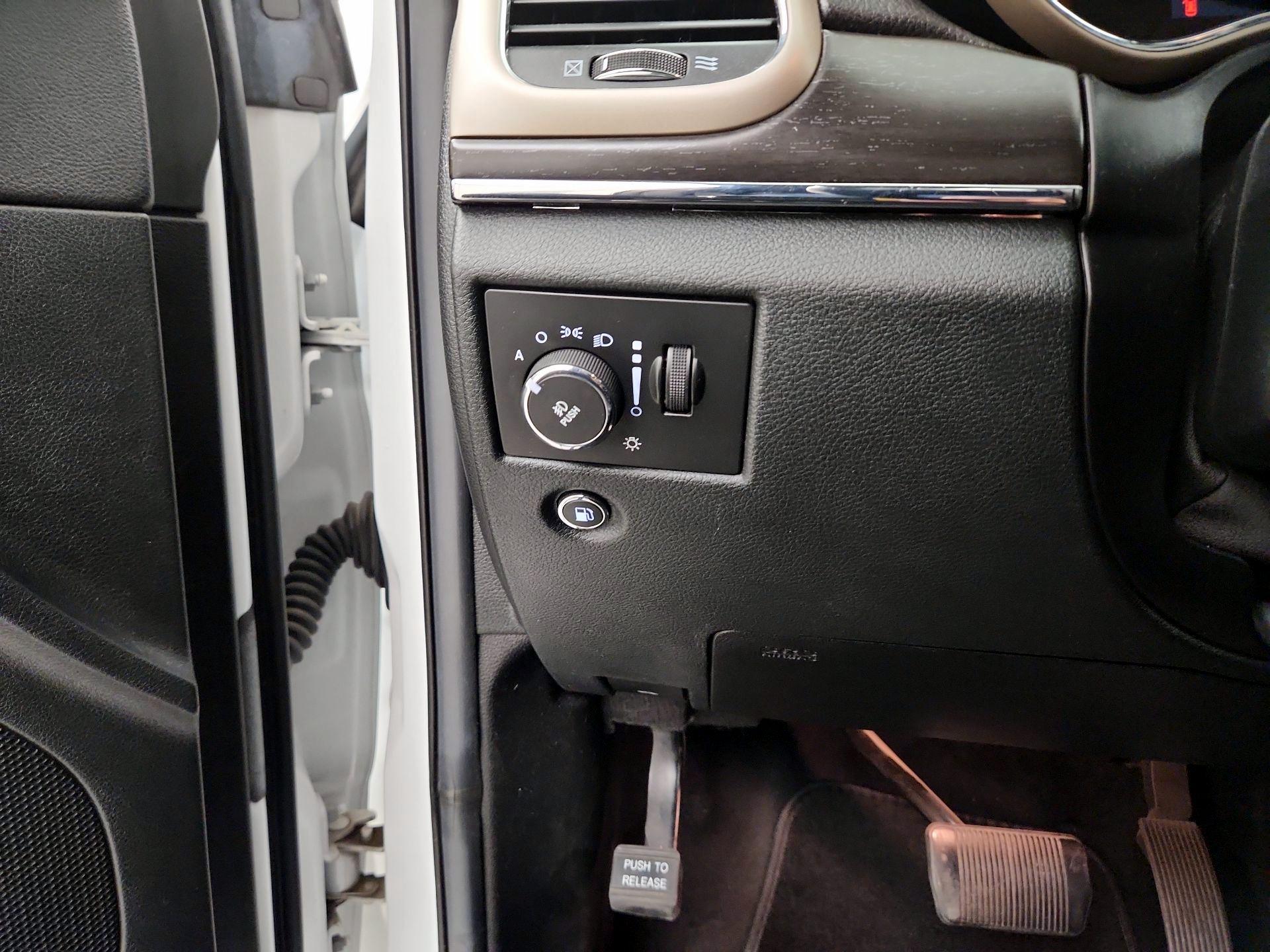 Thumbnail: 2014 Jeep Grand Cherokee - 13