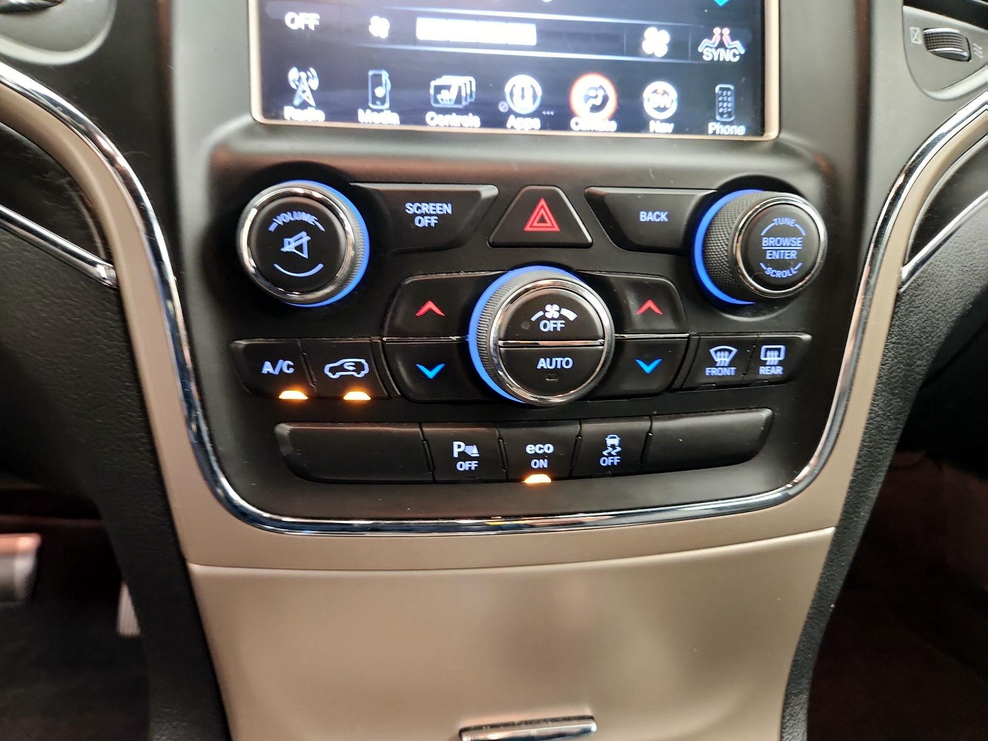 Thumbnail: 2014 Jeep Grand Cherokee - 17