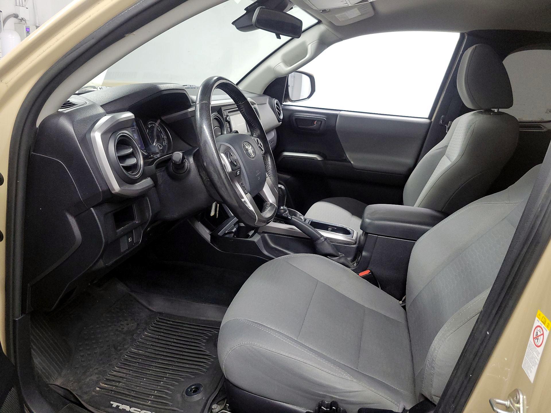 Thumbnail: 2019 Toyota Tacoma - 11