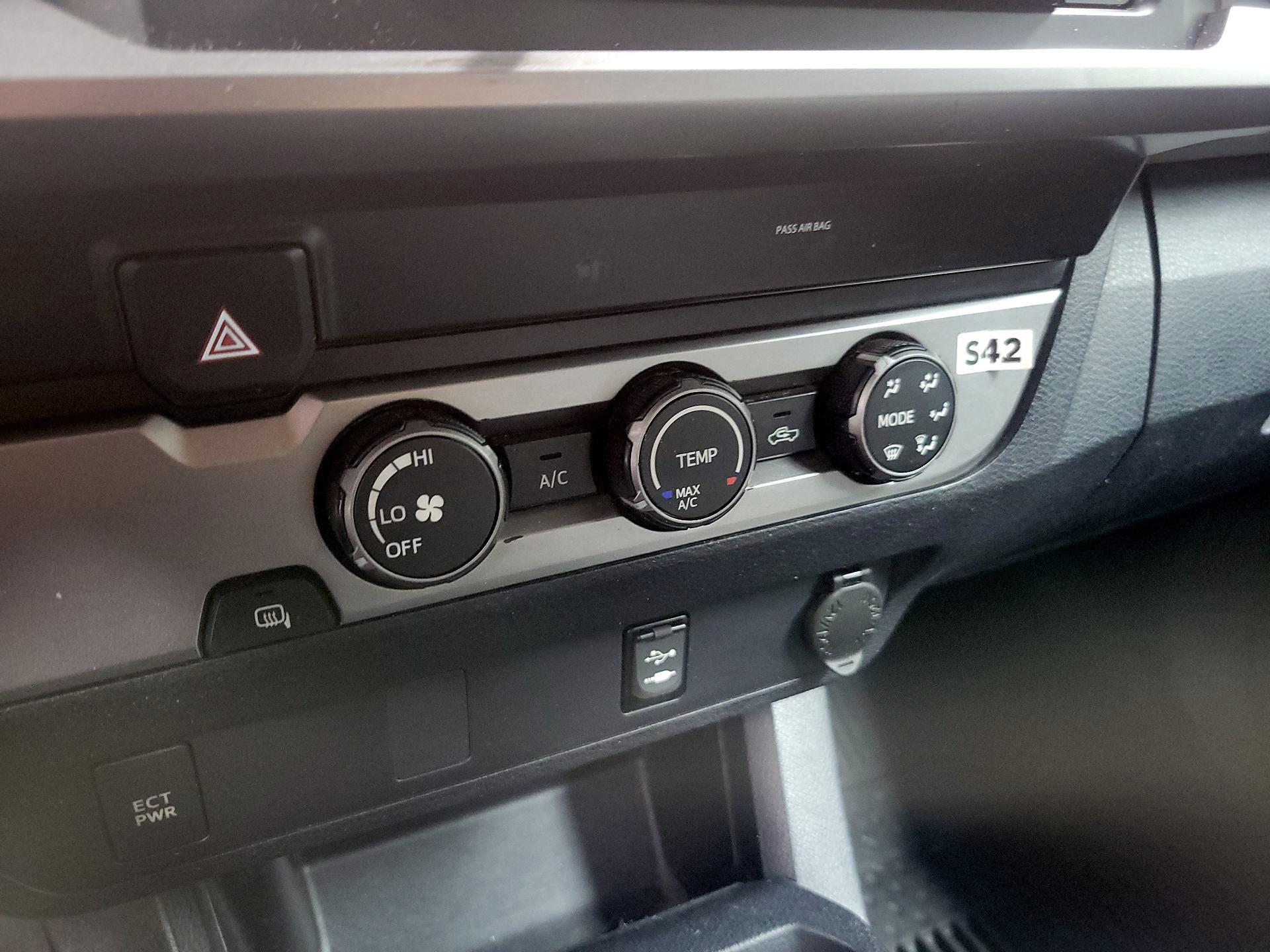 Thumbnail: 2019 Toyota Tacoma - 15