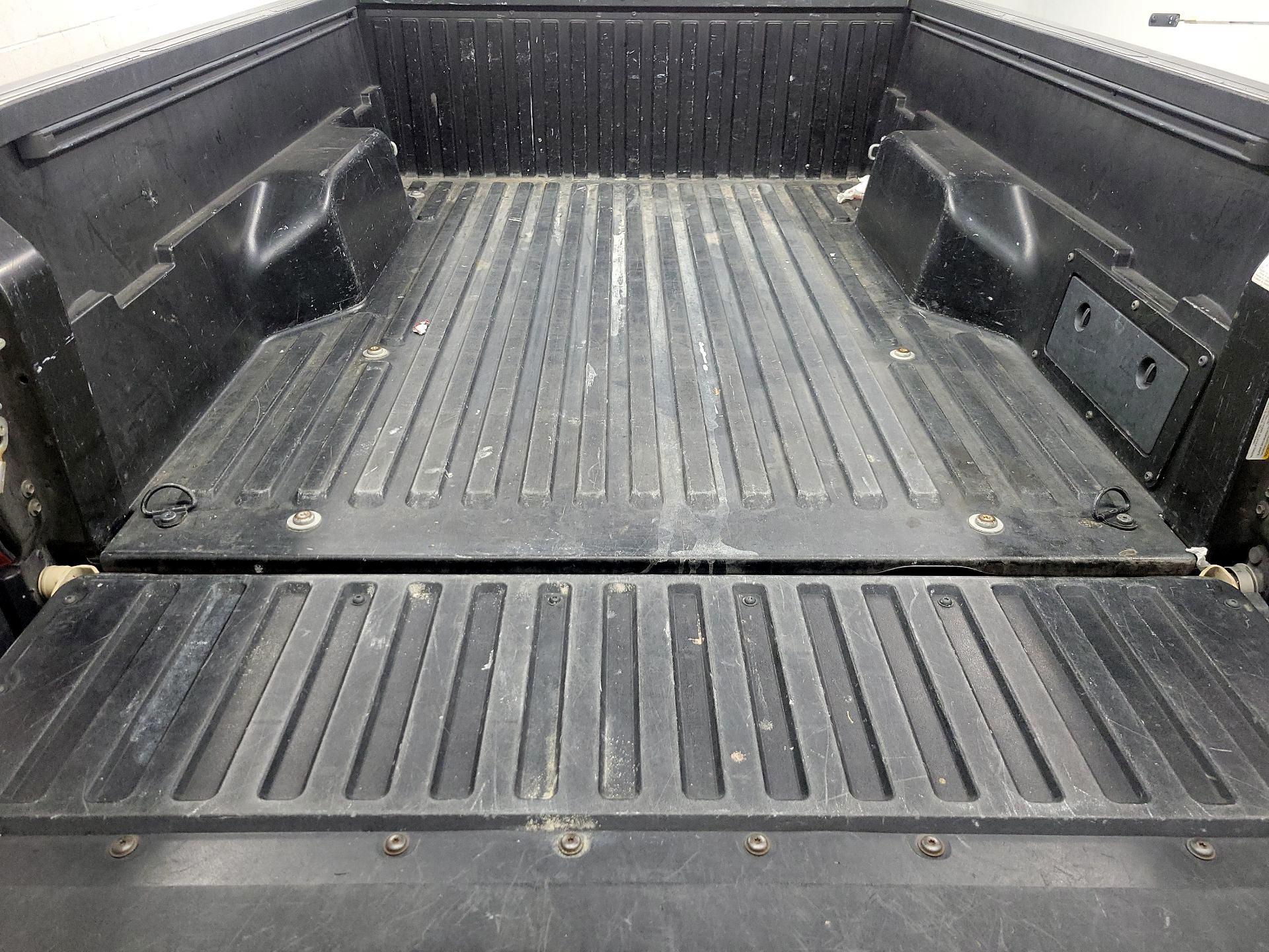 Thumbnail: 2019 Toyota Tacoma - 17