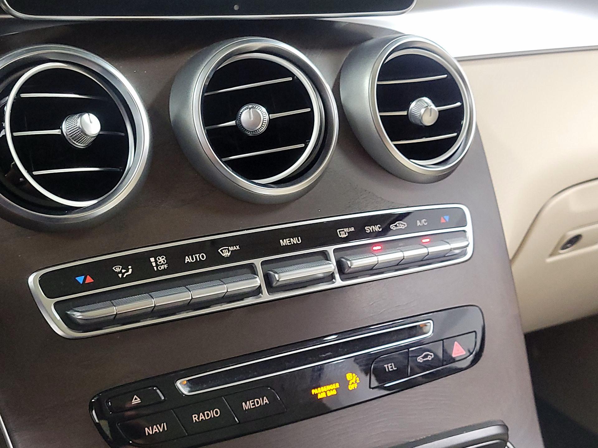 Thumbnail: 2019 Mercedes-Benz GLC - 15