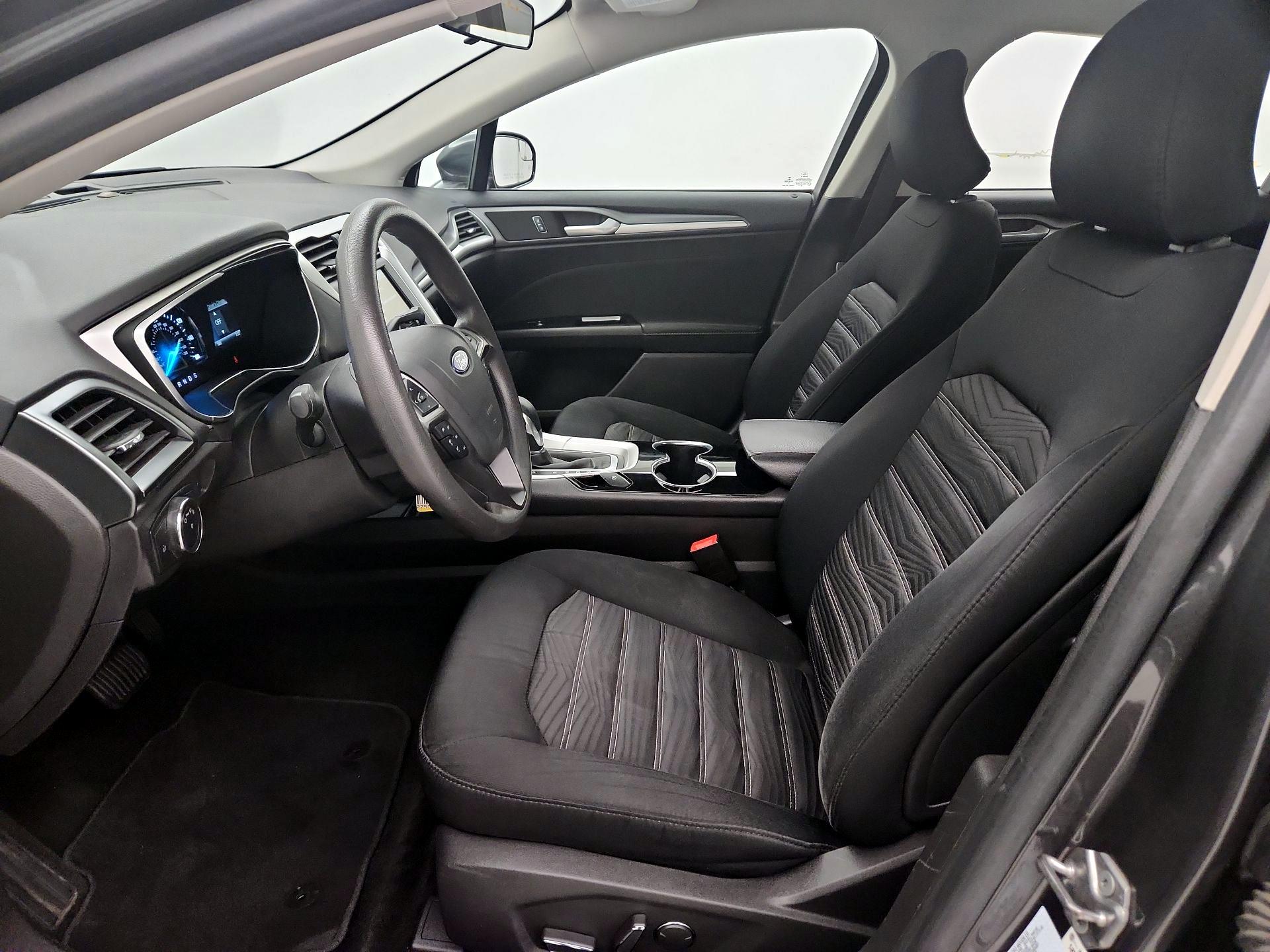 Thumbnail: 2016 Ford Fusion - 11
