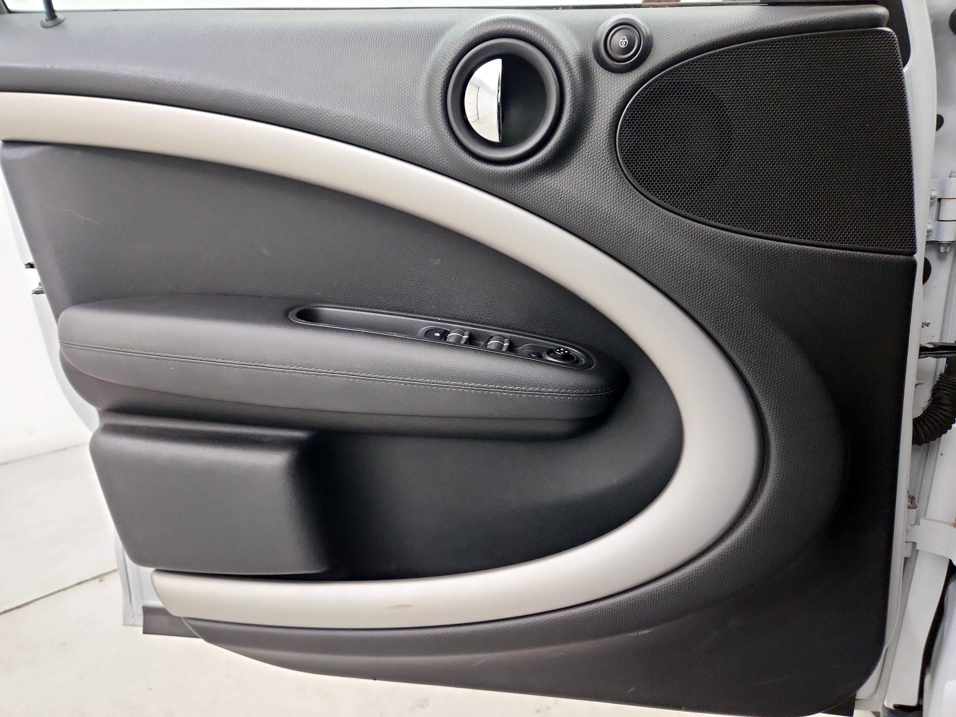 Thumbnail: 2015 MINI Cooper Countryman - 12