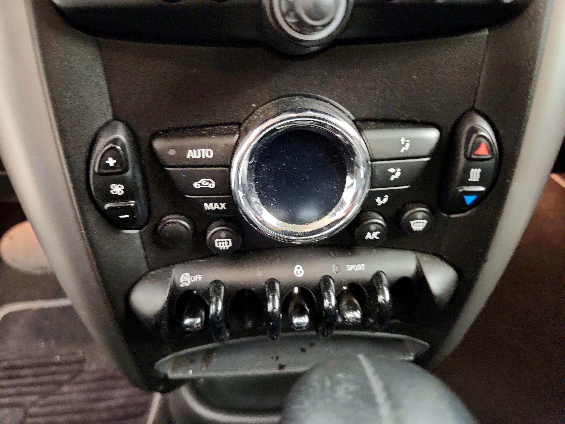 Thumbnail: 2015 MINI Cooper Countryman - 14