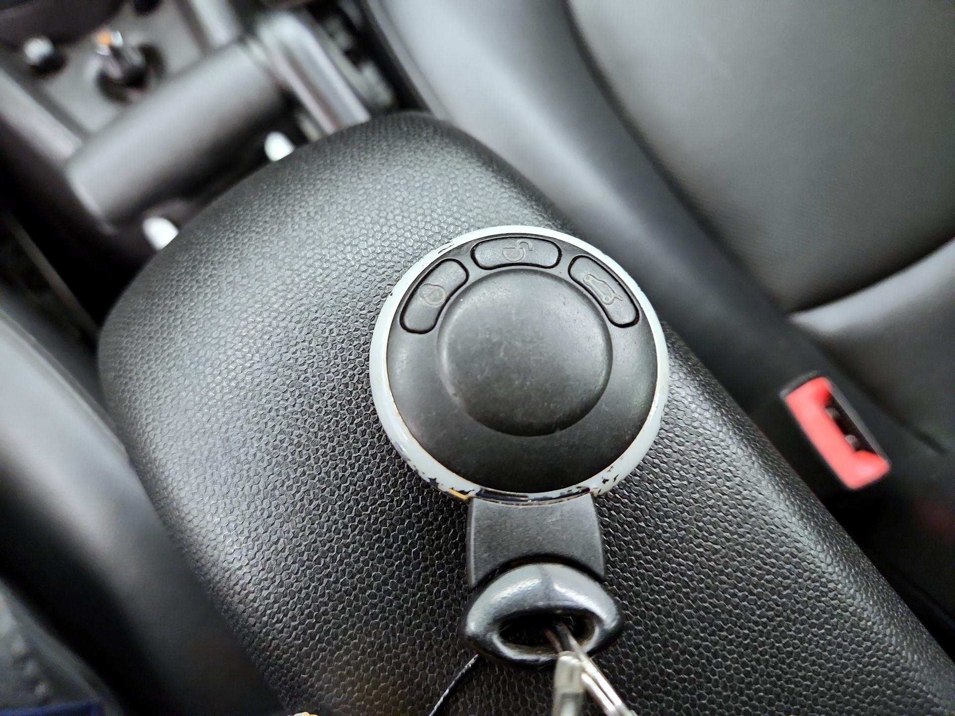 Thumbnail: 2015 MINI Cooper Countryman - 20