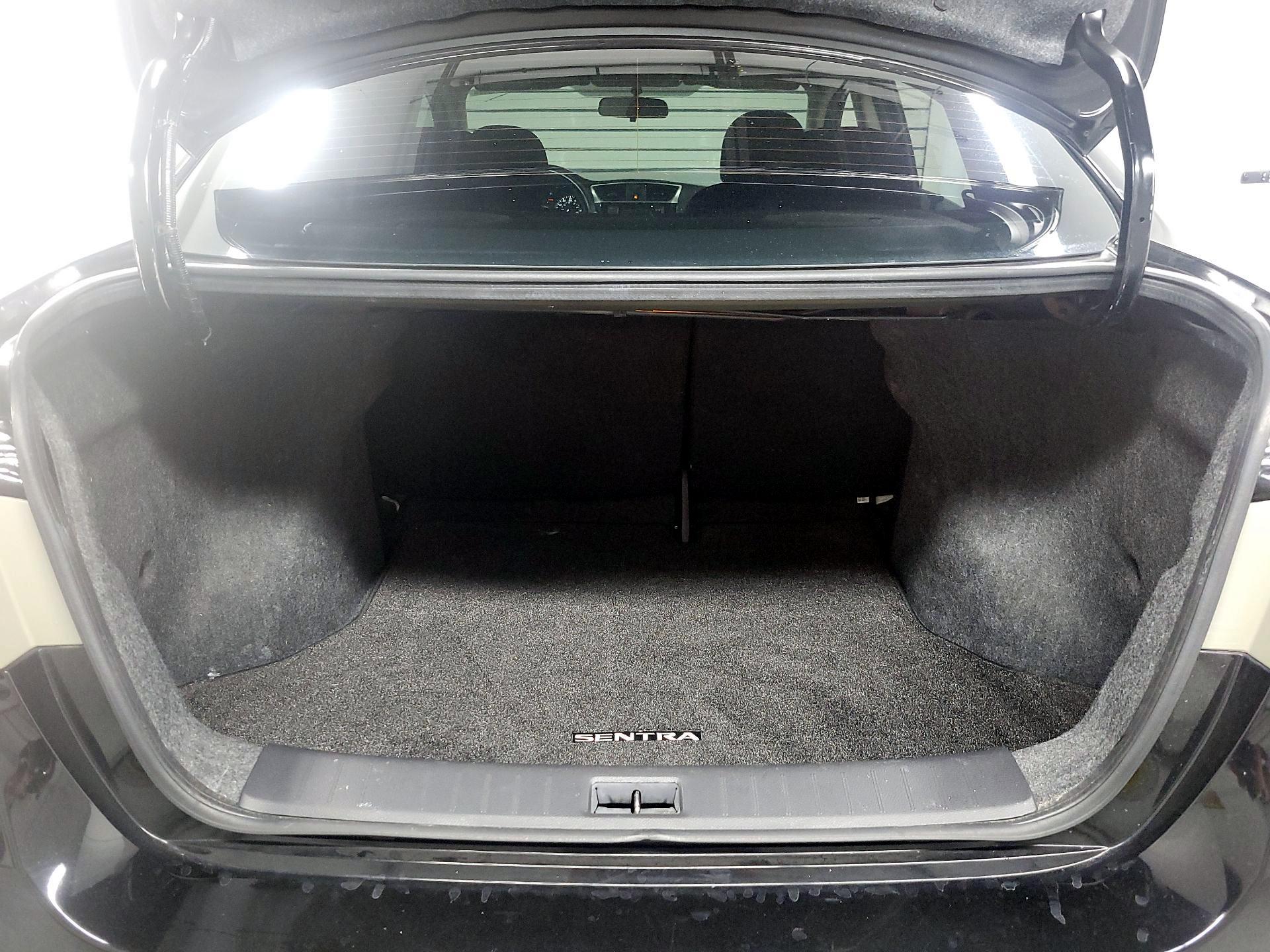 Thumbnail: 2019 Nissan Sentra - 18