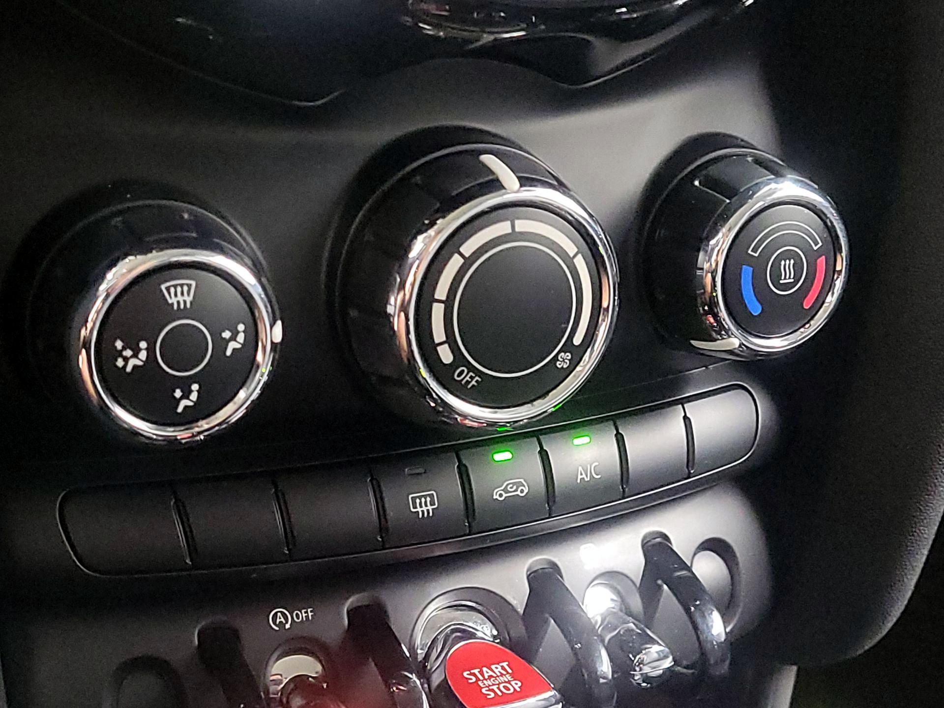 Thumbnail: 2019 MINI Cooper Hardtop - 15