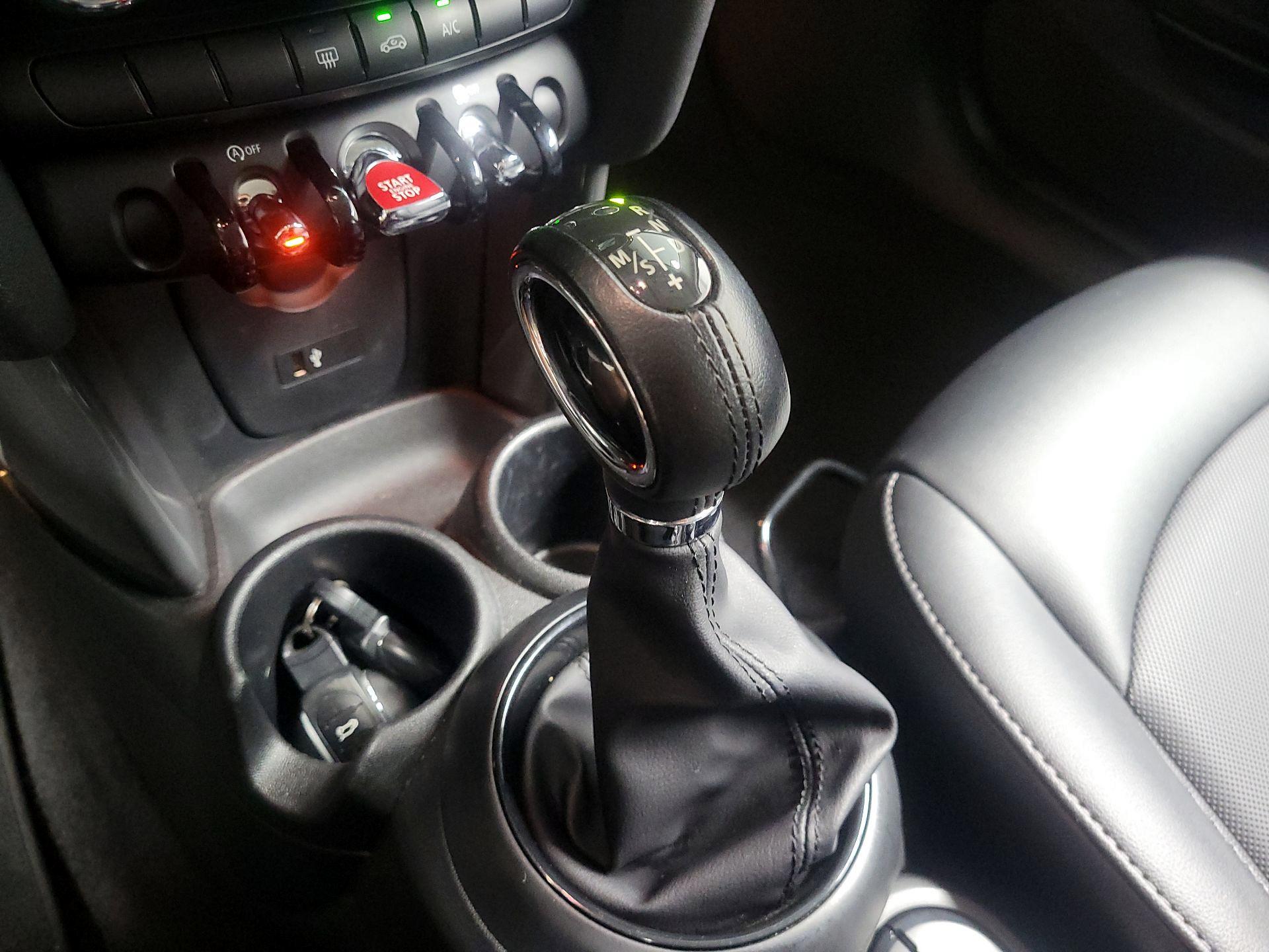 Thumbnail: 2019 MINI Cooper Hardtop - 16