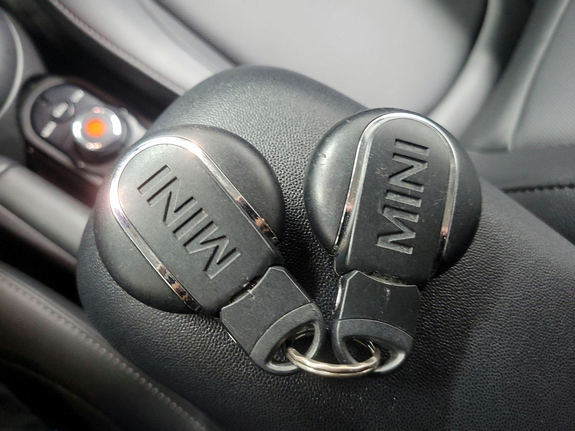 Thumbnail: 2019 MINI Cooper Hardtop - 20