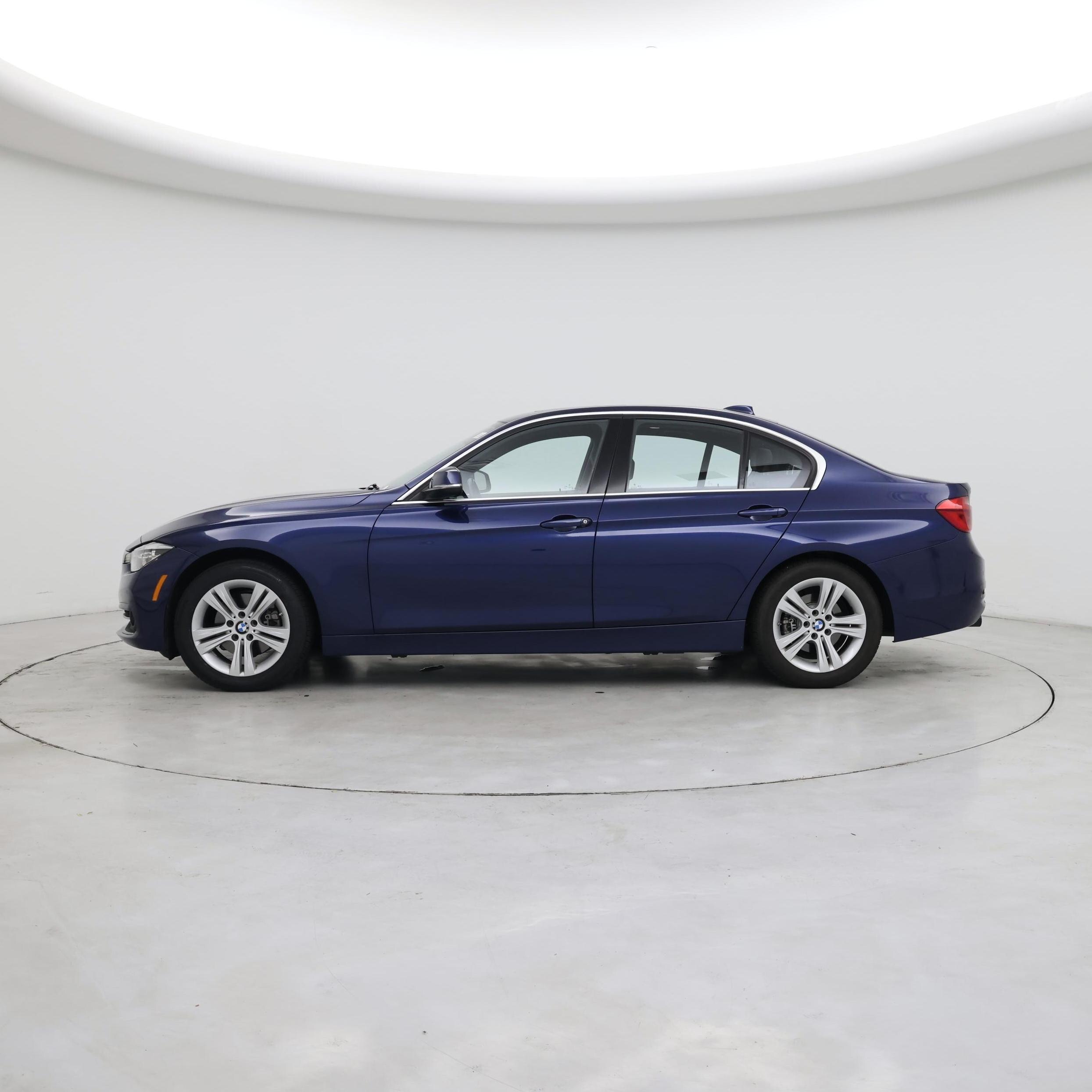 Thumbnail: 2018 BMW 3 Series - 3