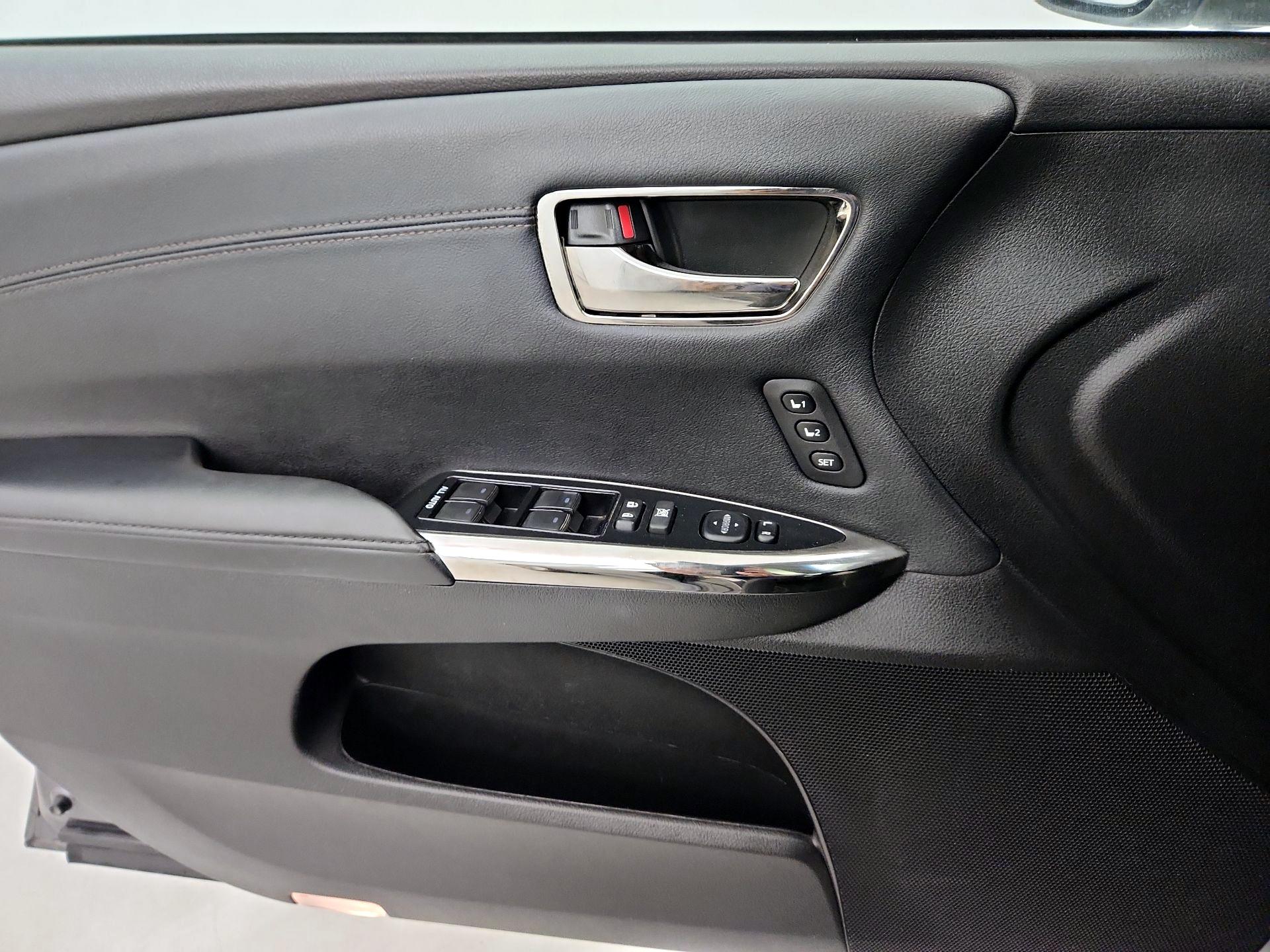 Thumbnail: 2015 Toyota Avalon - 12