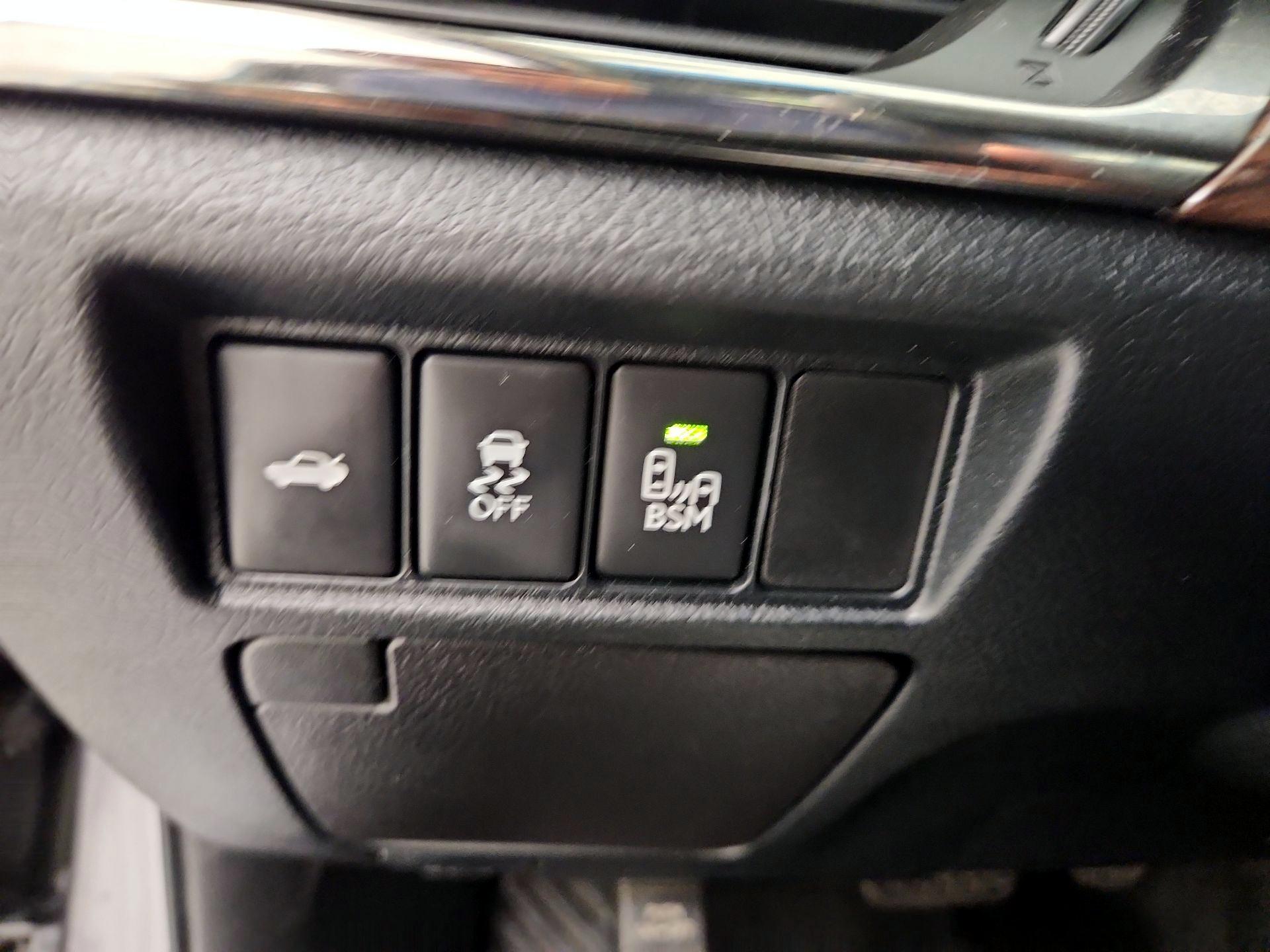 Thumbnail: 2015 Toyota Avalon - 13
