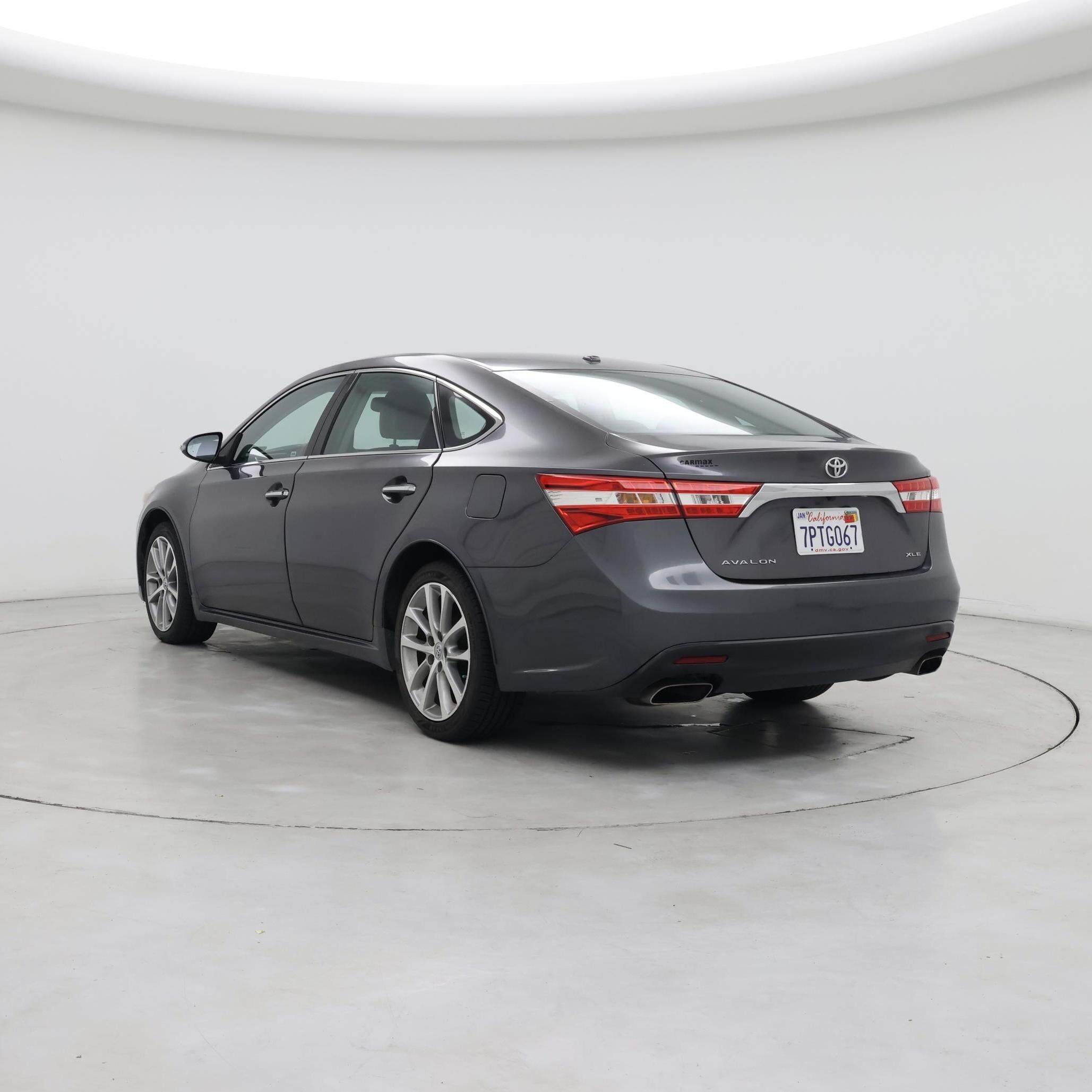 Thumbnail: 2015 Toyota Avalon - 2