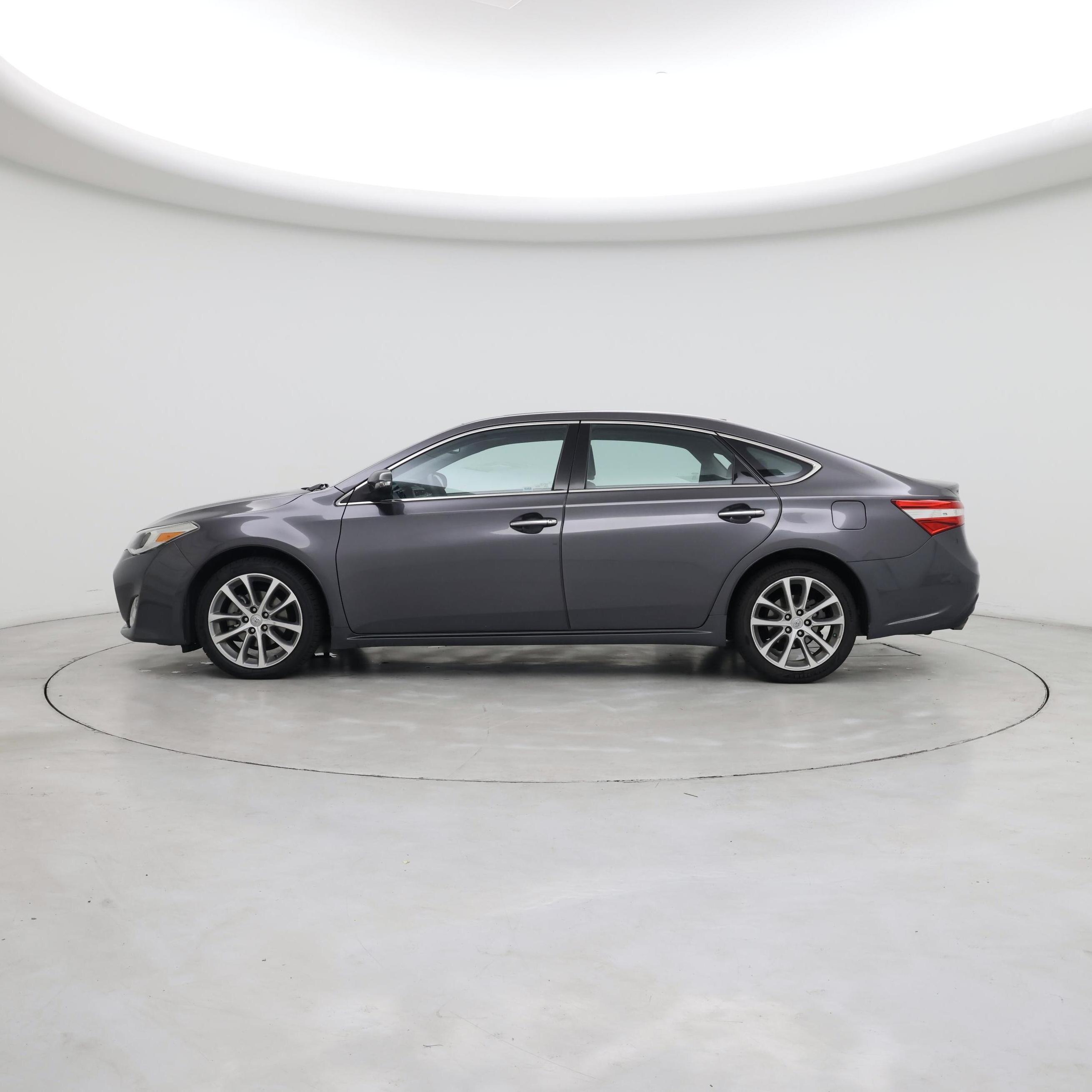 Thumbnail: 2015 Toyota Avalon - 3