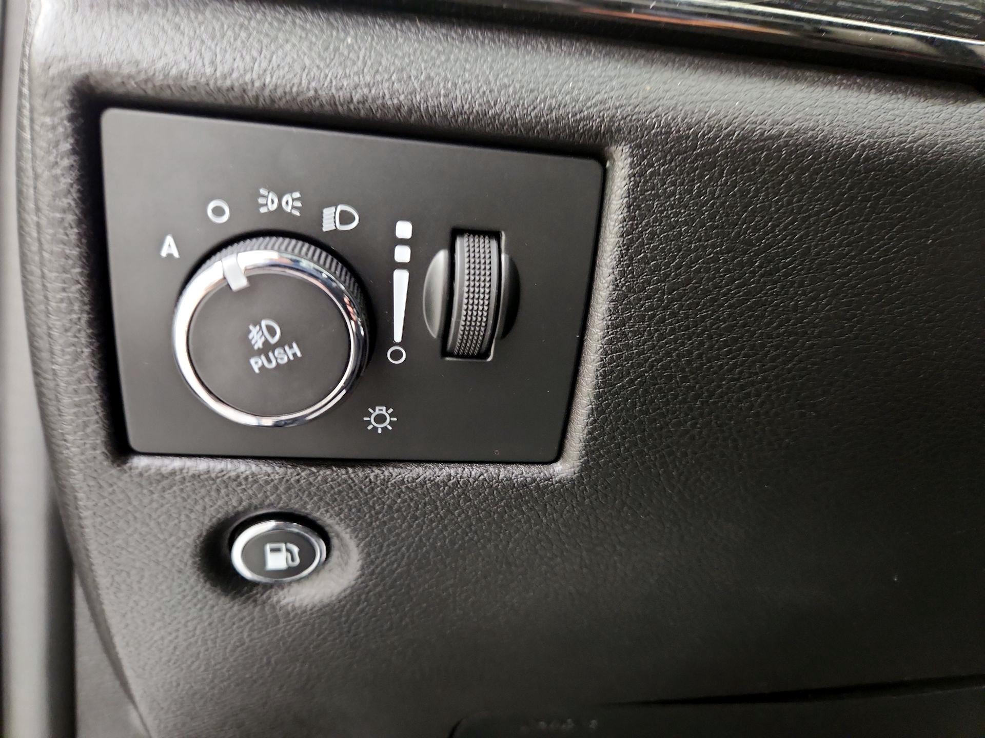 Thumbnail: 2018 Jeep Grand Cherokee - 13