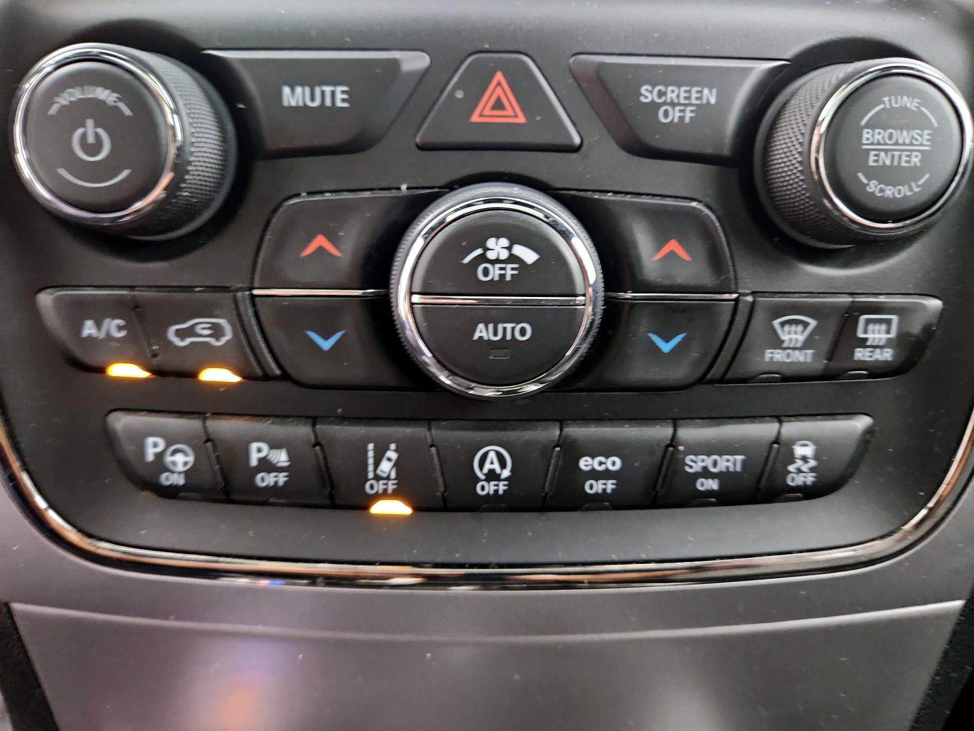 Thumbnail: 2018 Jeep Grand Cherokee - 16