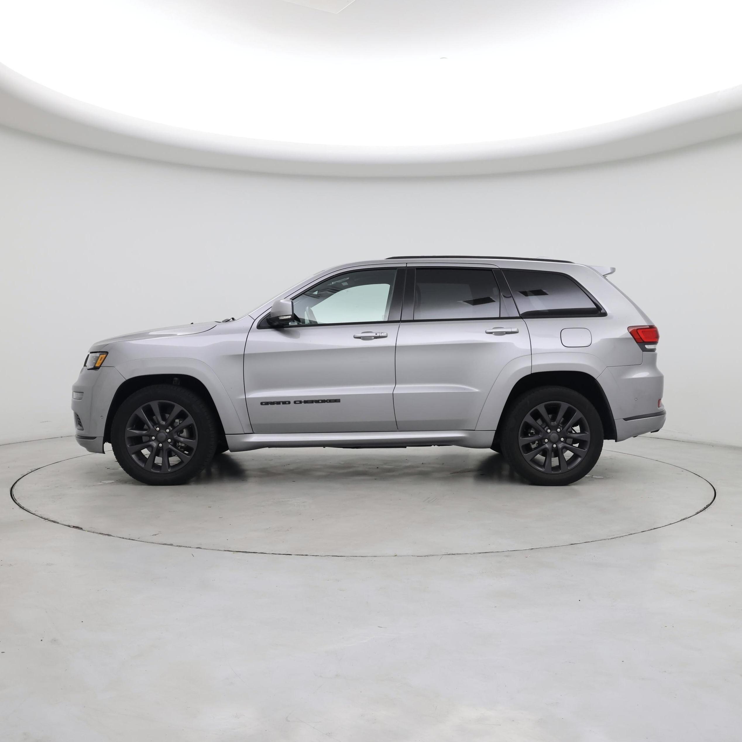 Thumbnail: 2018 Jeep Grand Cherokee - 3